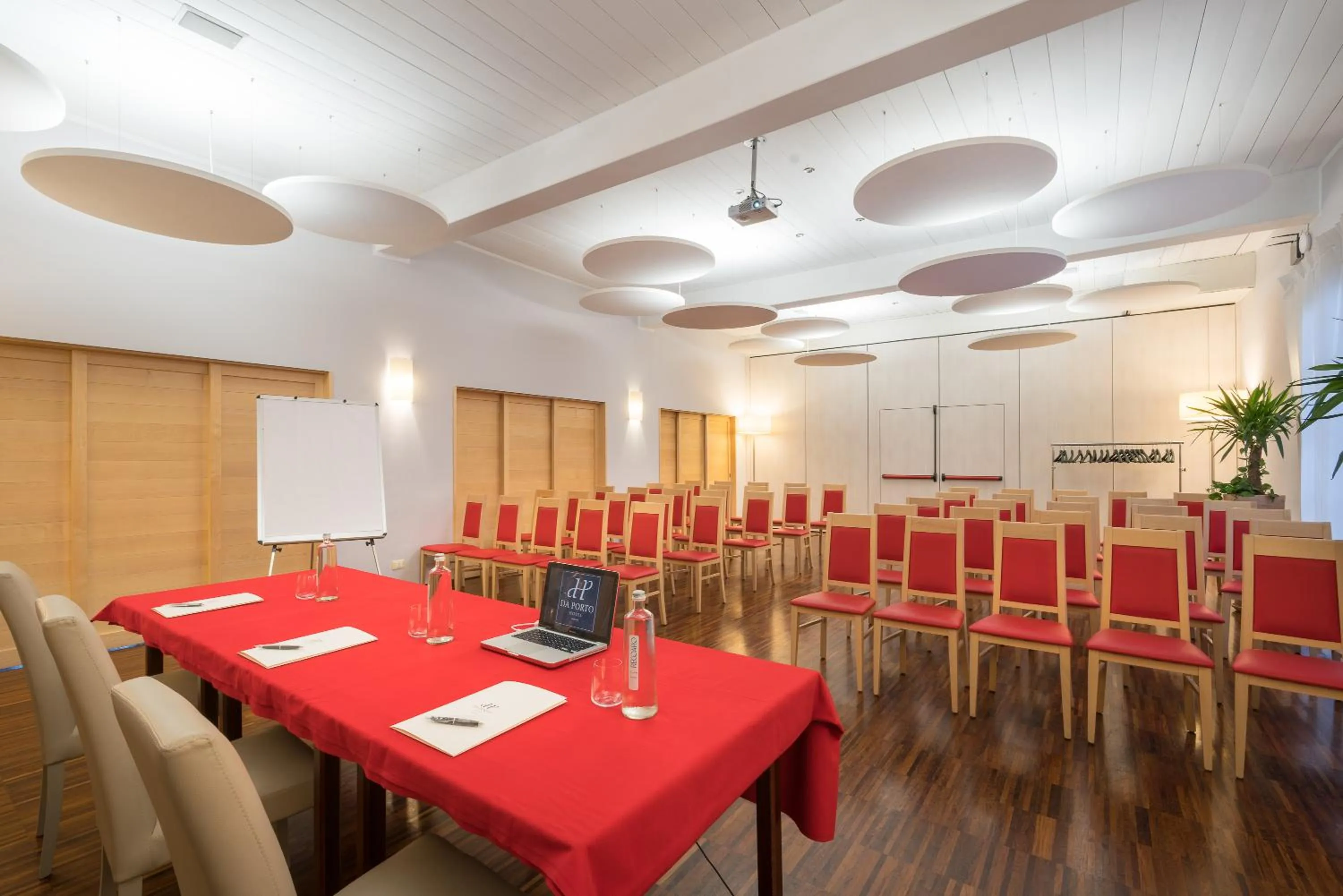 Business facilities in Hotel Da Porto