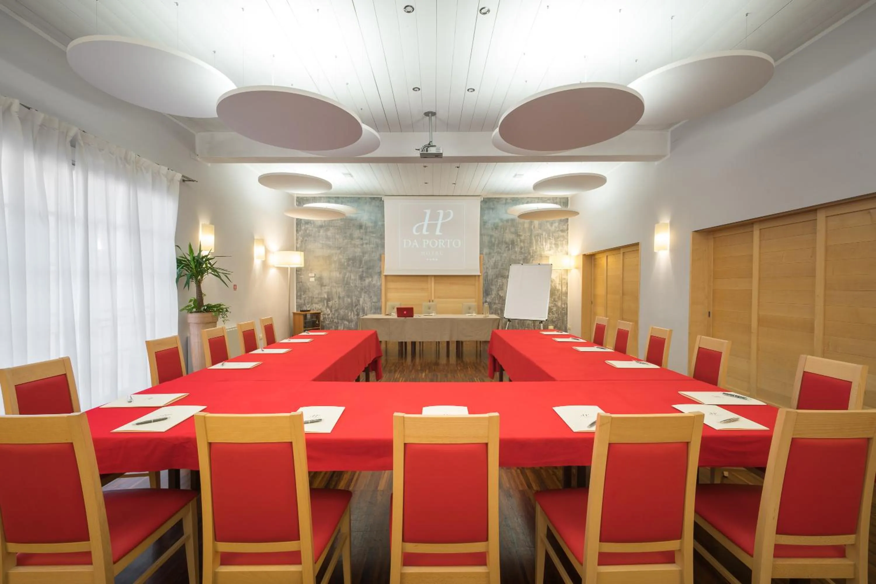 Business facilities in Hotel Da Porto