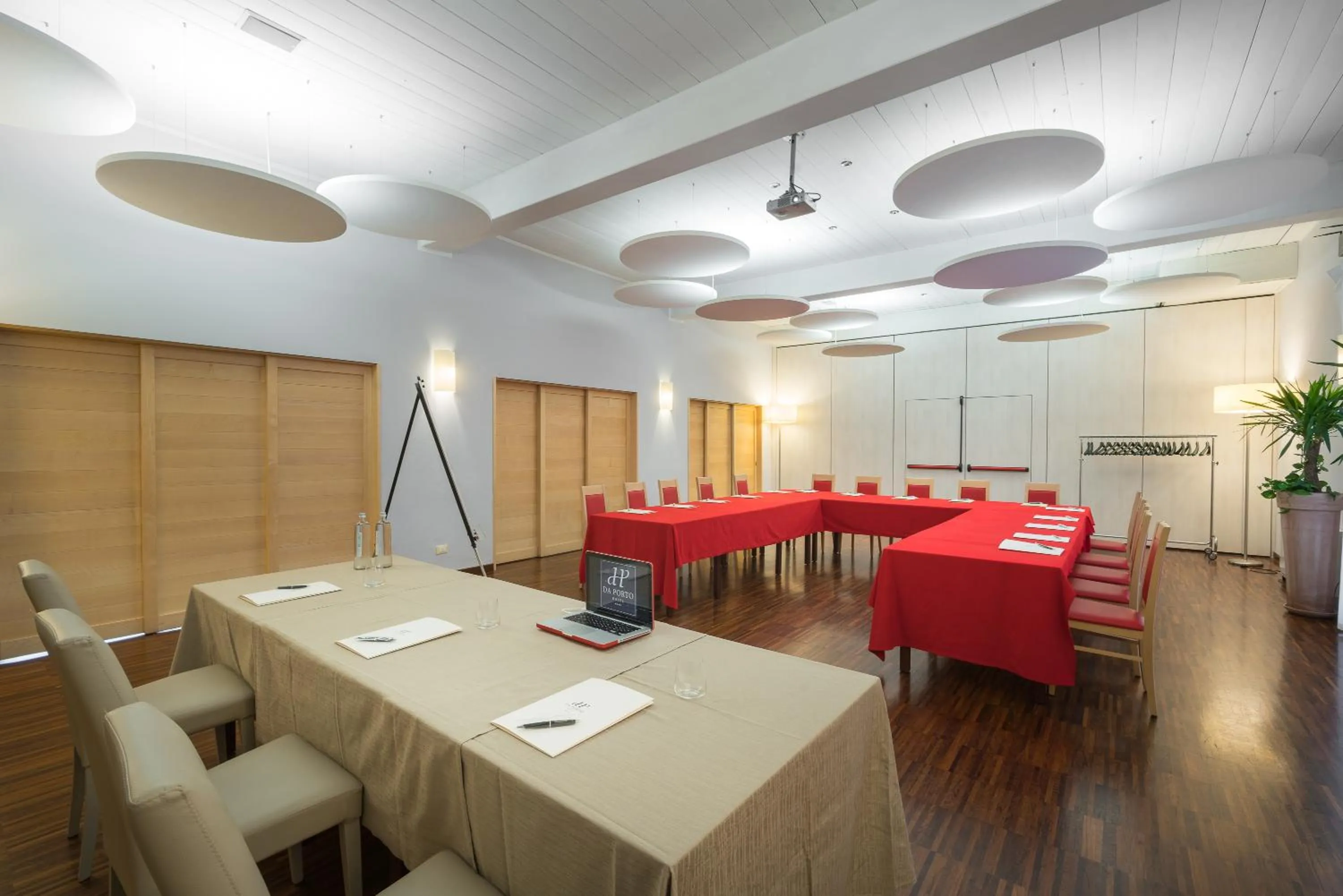 Business facilities in Hotel Da Porto