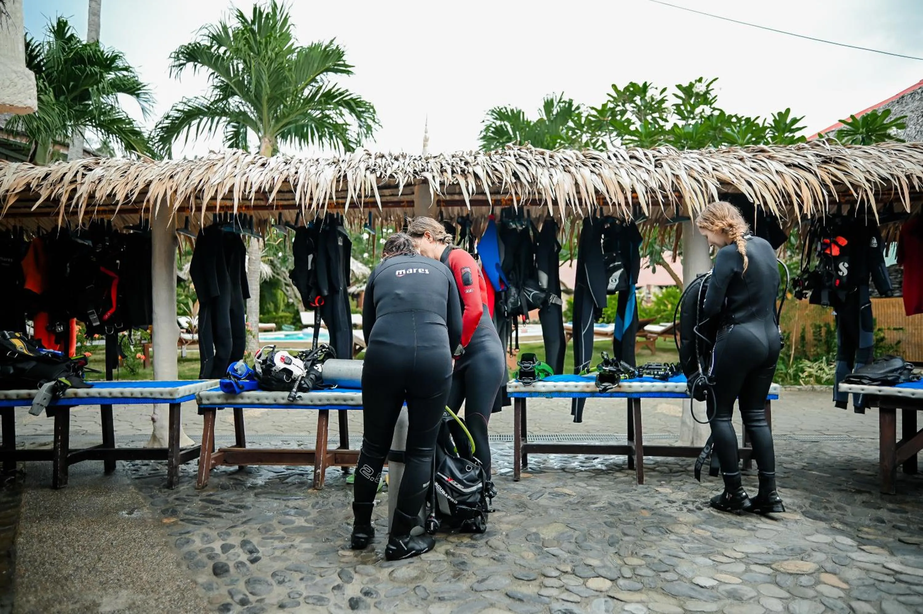 People in Garden of Eden Dive Resort