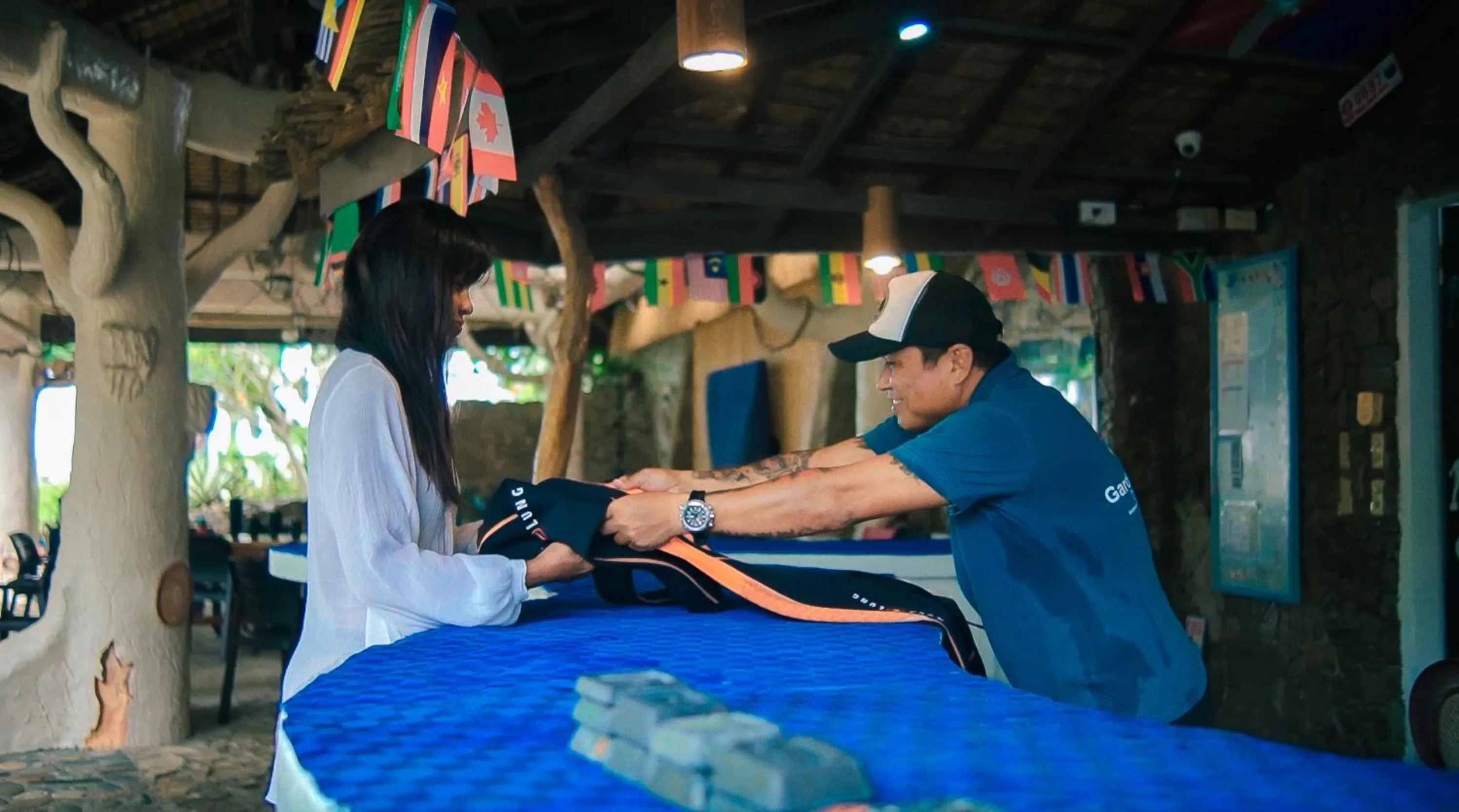 group of guests in Garden of Eden Dive Resort