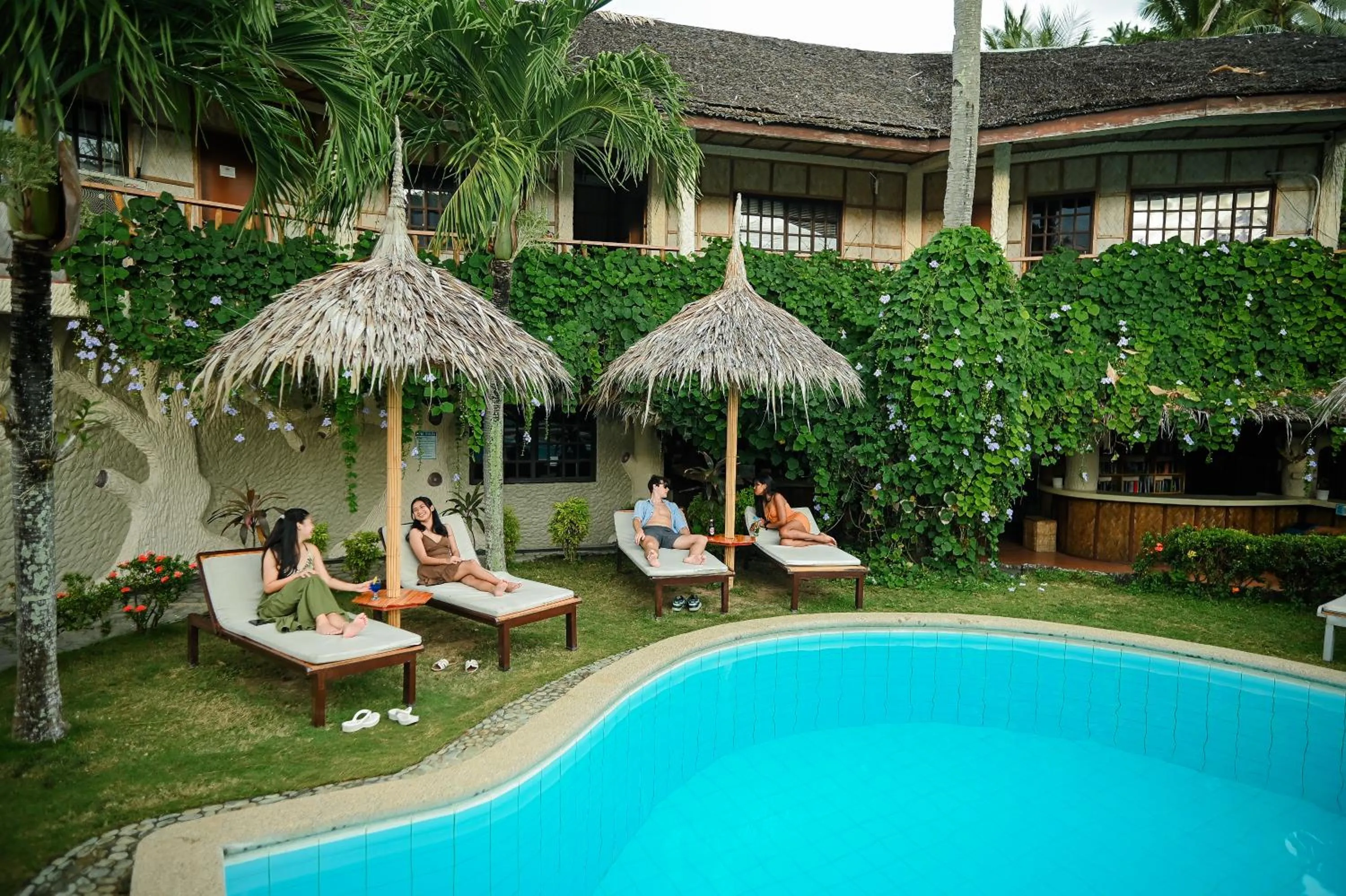 Property building in Garden of Eden Dive Resort