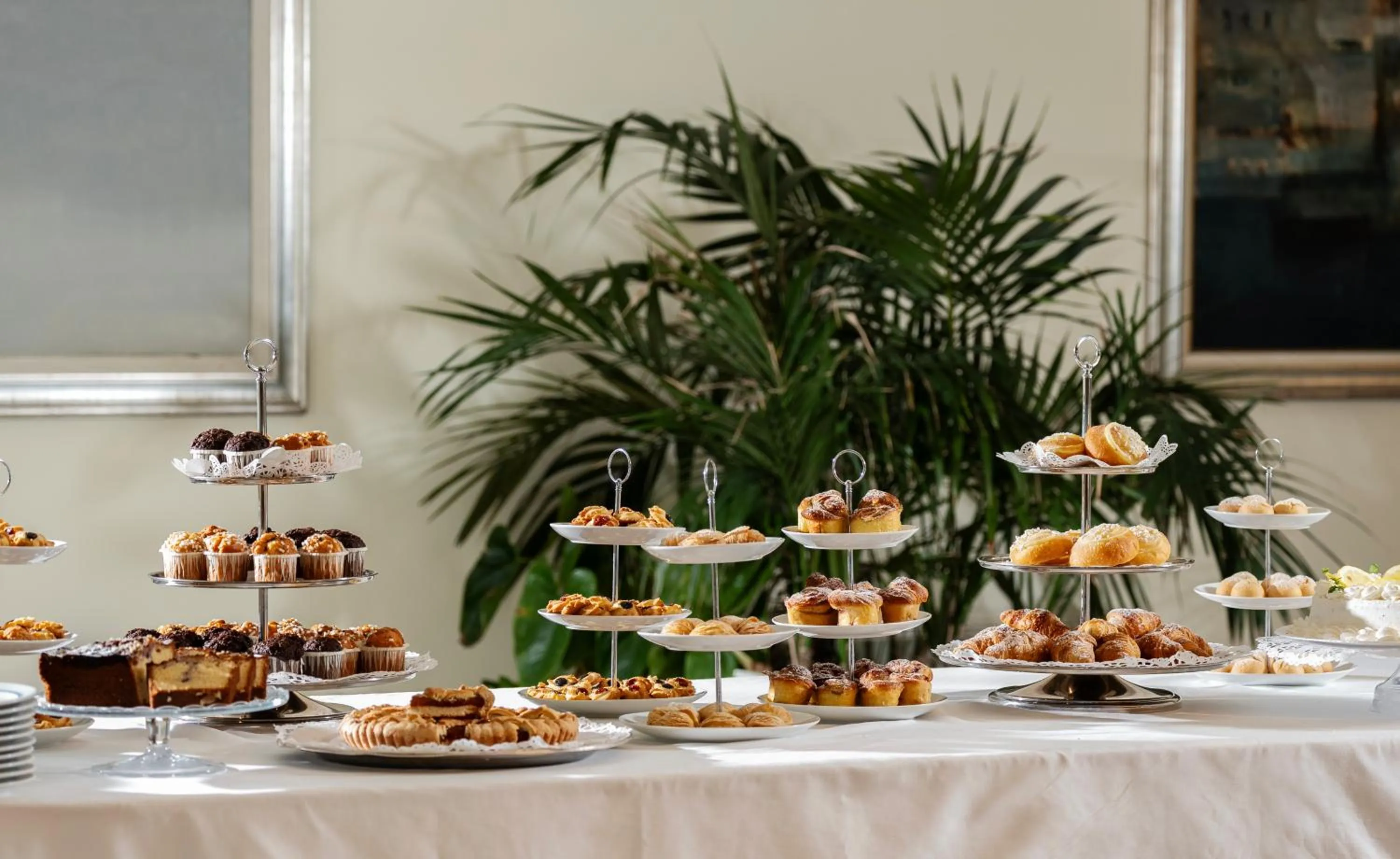 Breakfast in Grand Hotel Vesuvio