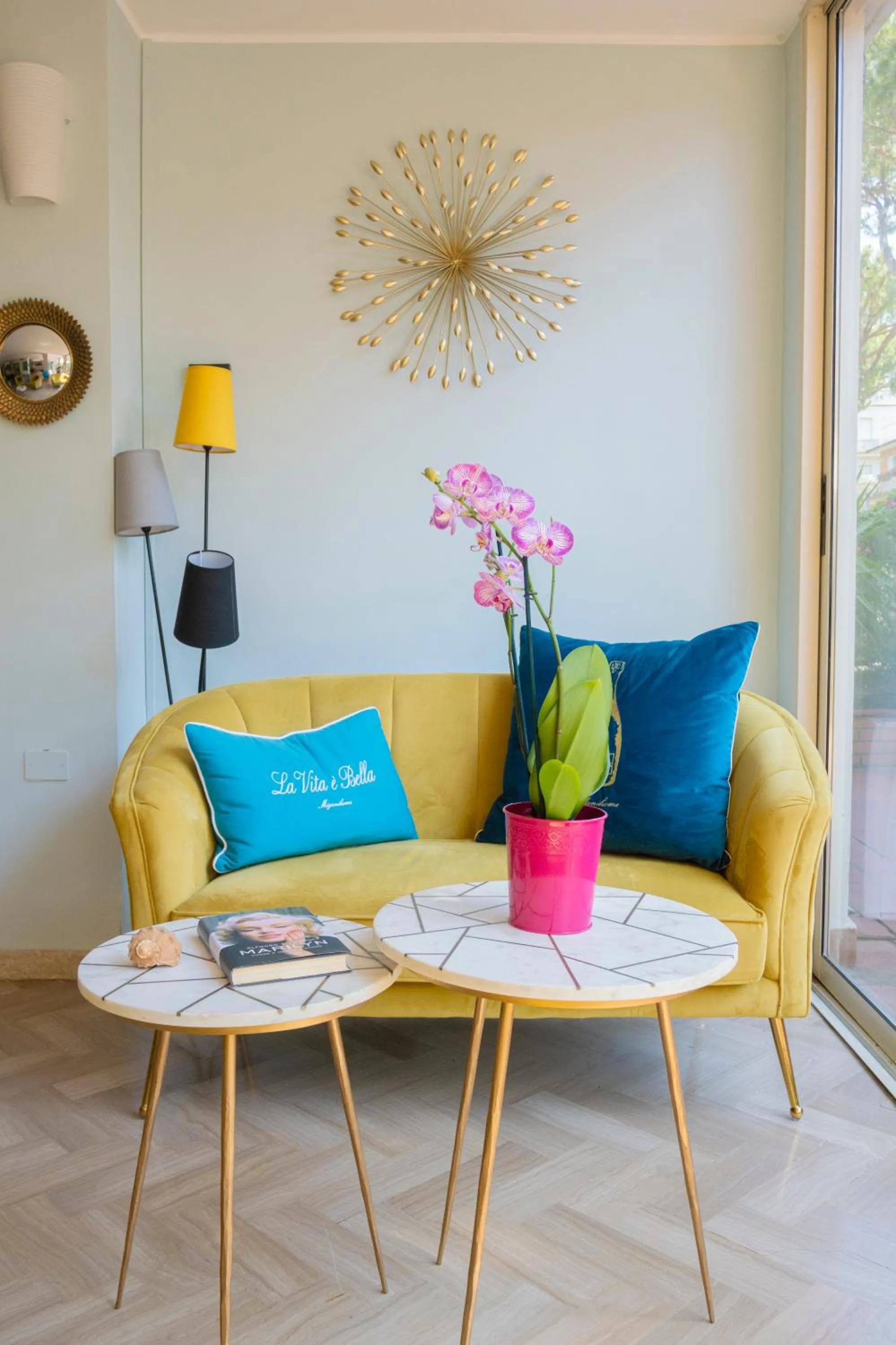 Living room in Aura Living Hotel