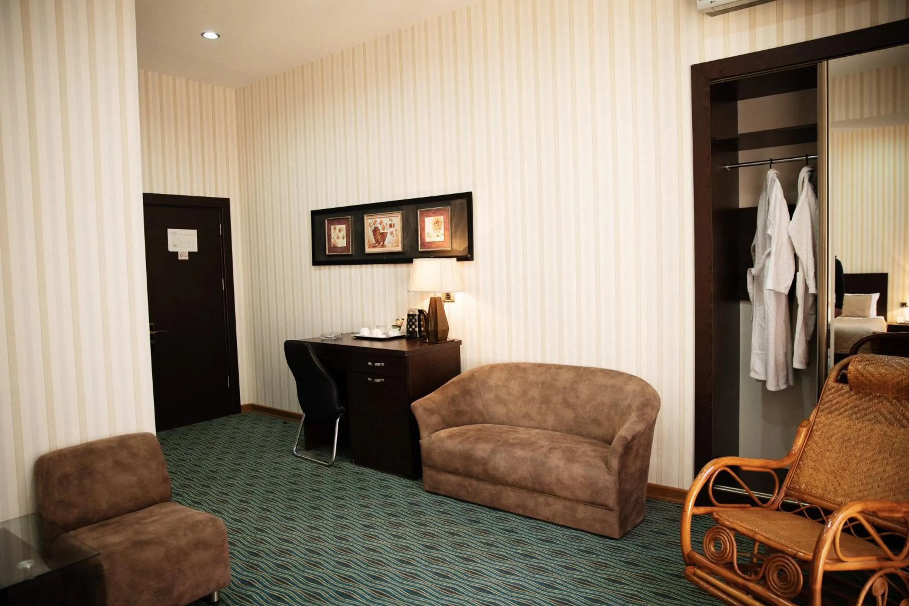 Coffee/tea facilities in Austin Hotel Baku