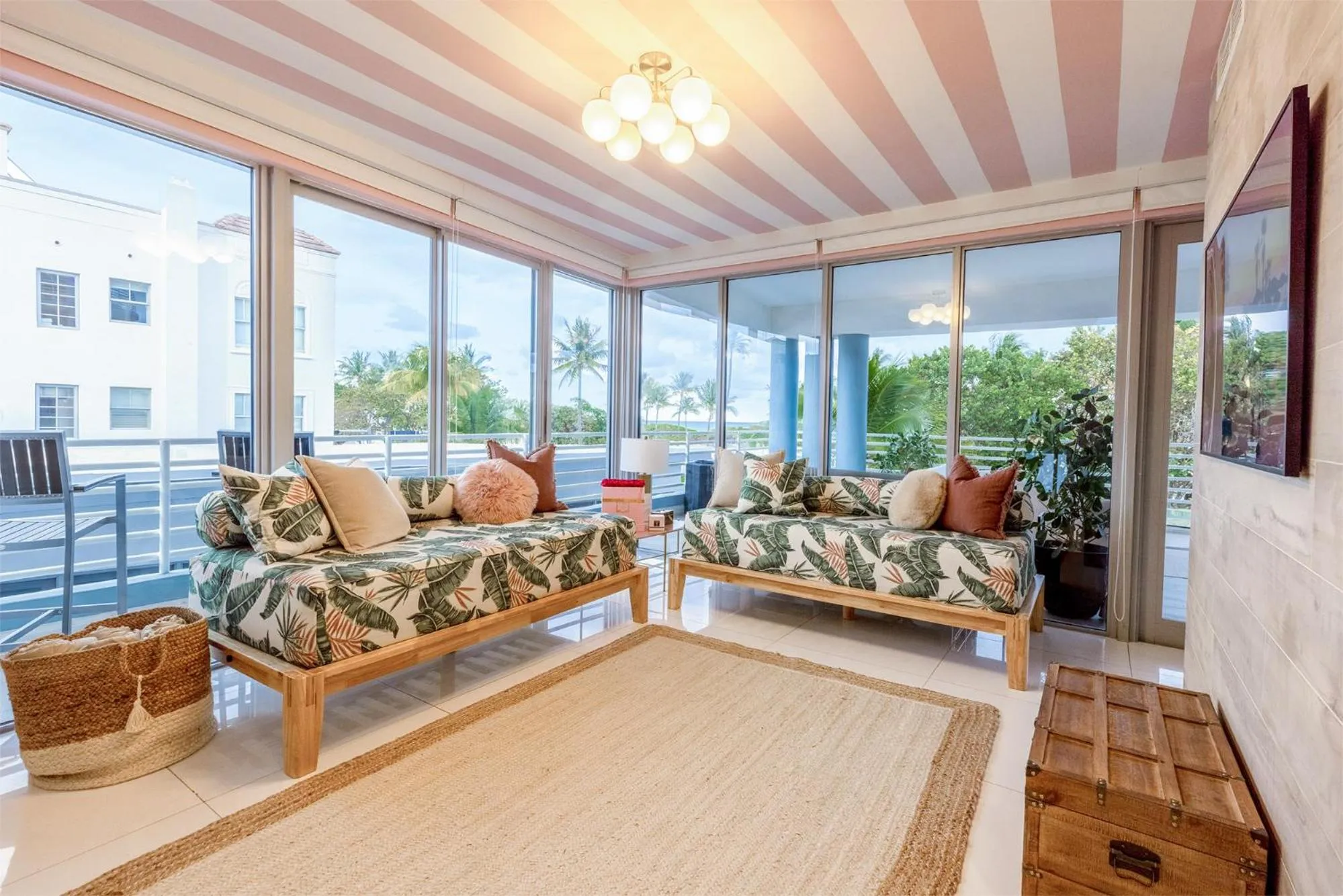 Boutique Suite with Huge Terrace and Rooftop Pool