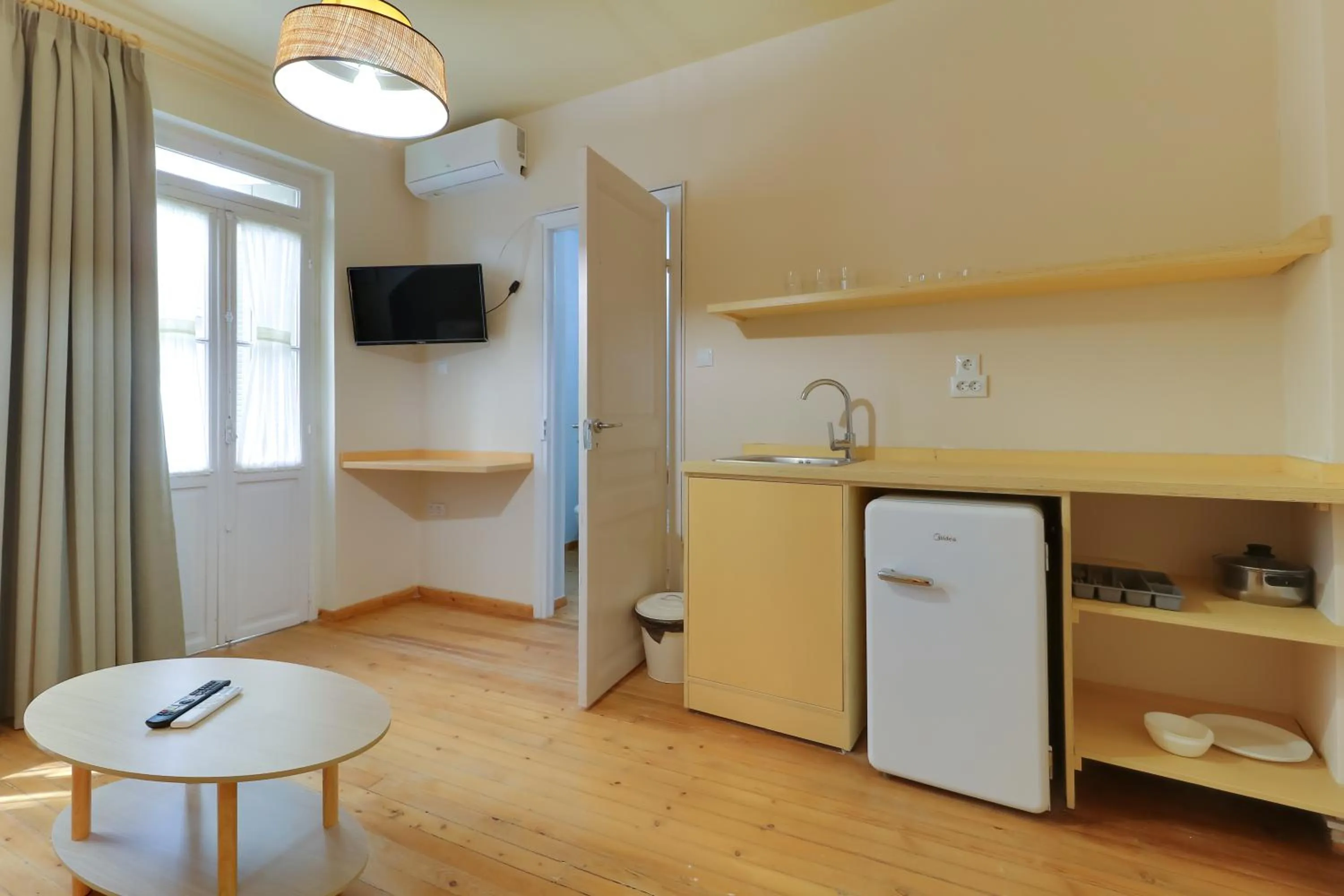 Kitchen or kitchenette in athensvintage