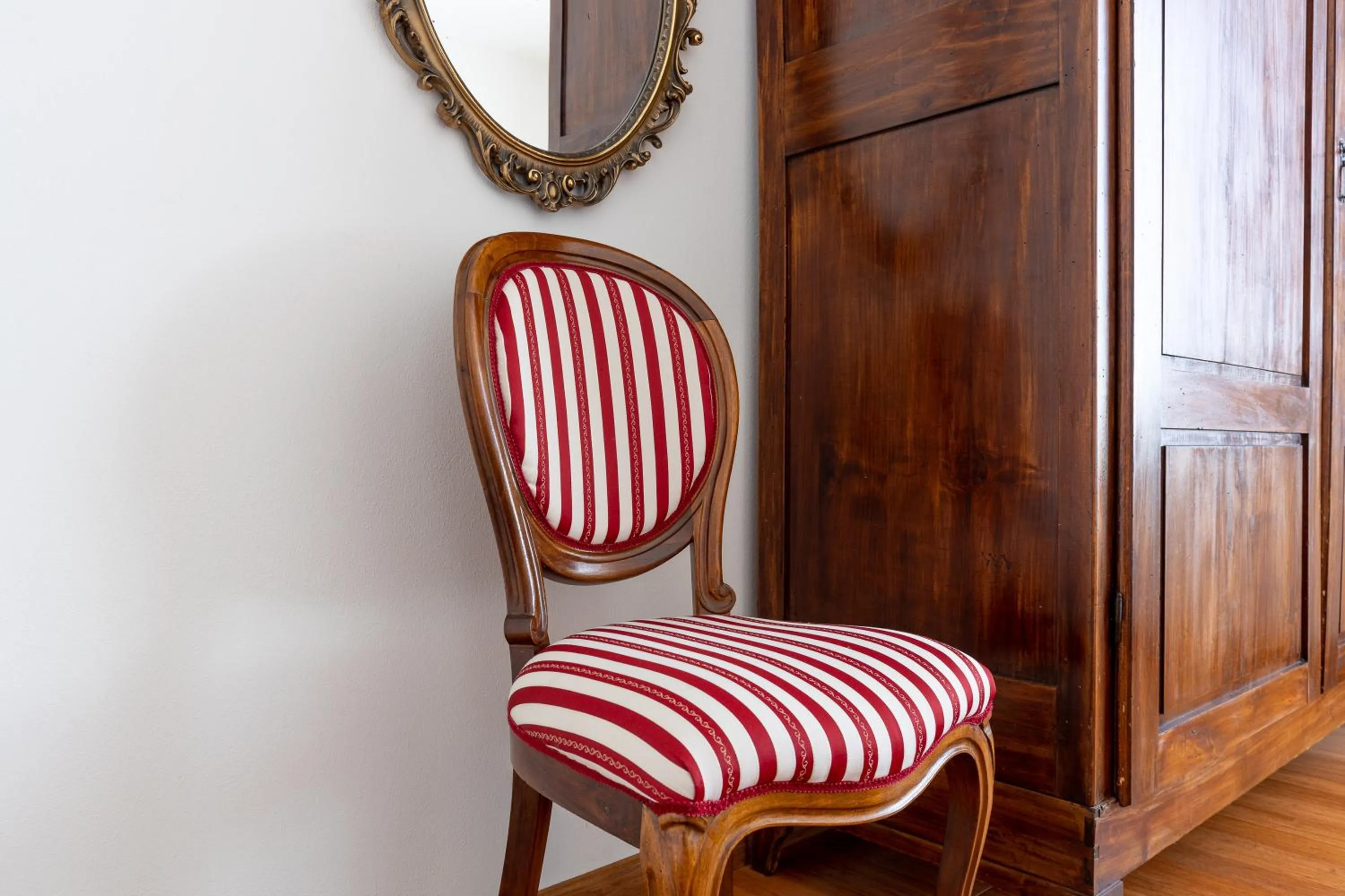 wardrobe in B&B Il Ramaiolo