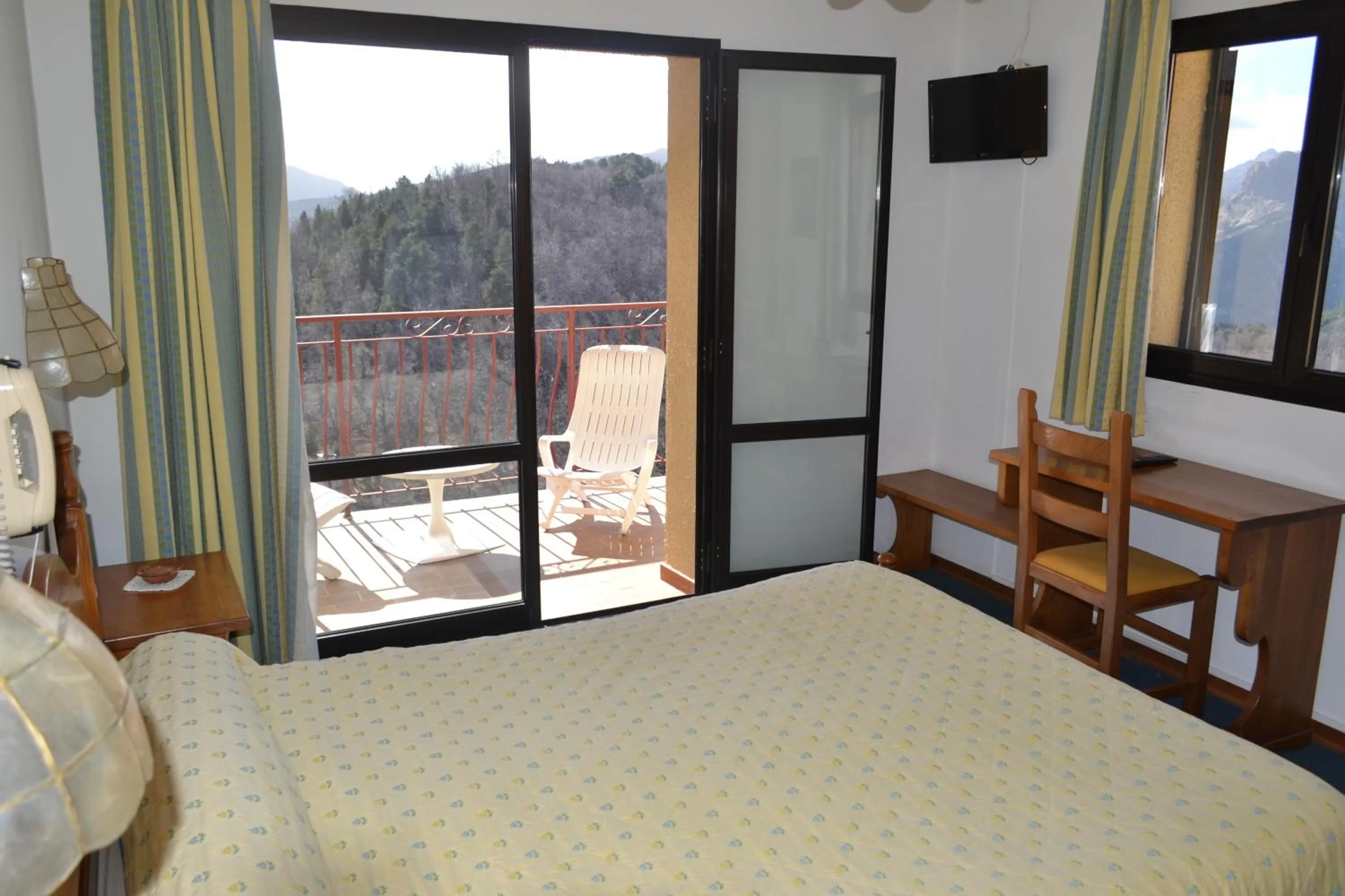 Bedroom, Bed in Hôtel Aïtone