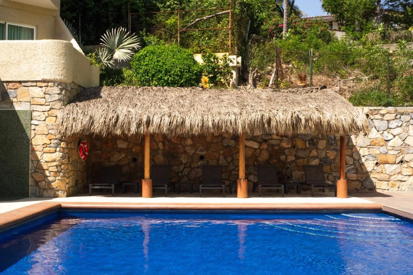 Swimming pool in Villas Coral Huatulco