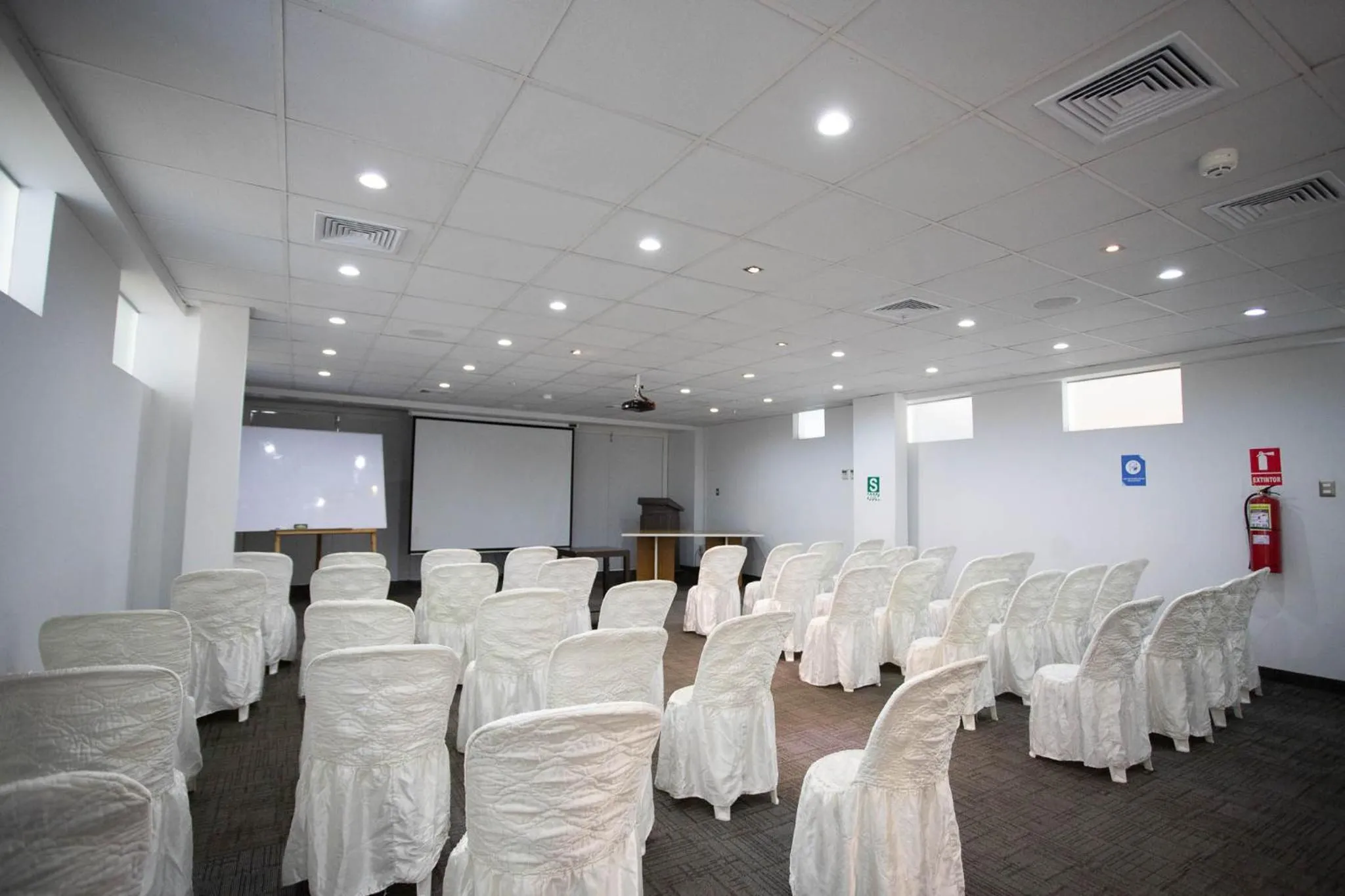 Meeting/conference room in Hotel Maresta Lodge - Hotel Asociado Casa Andina
