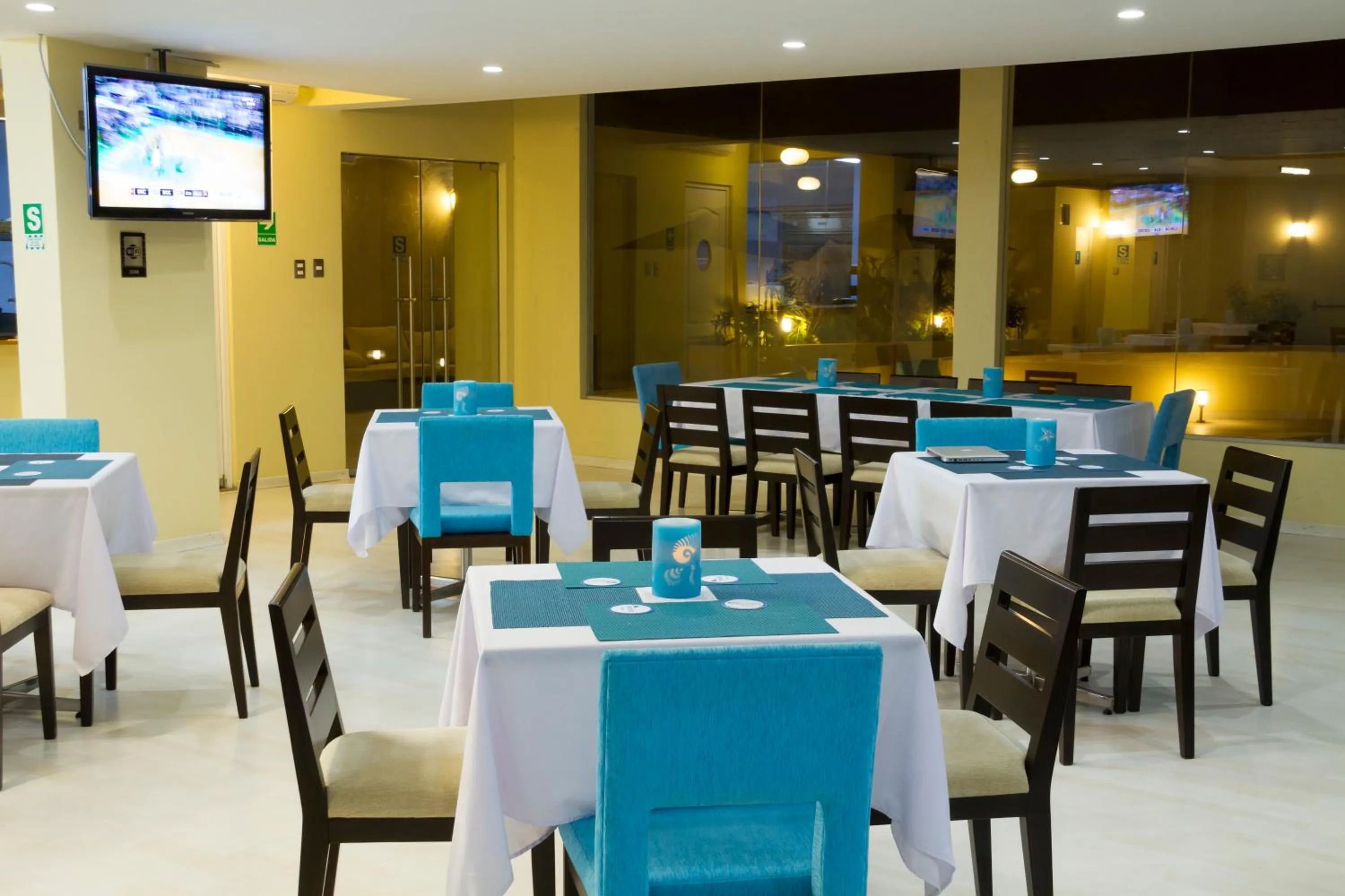 Lounge or bar in Hotel Maresta Lodge - Hotel Asociado Casa Andina