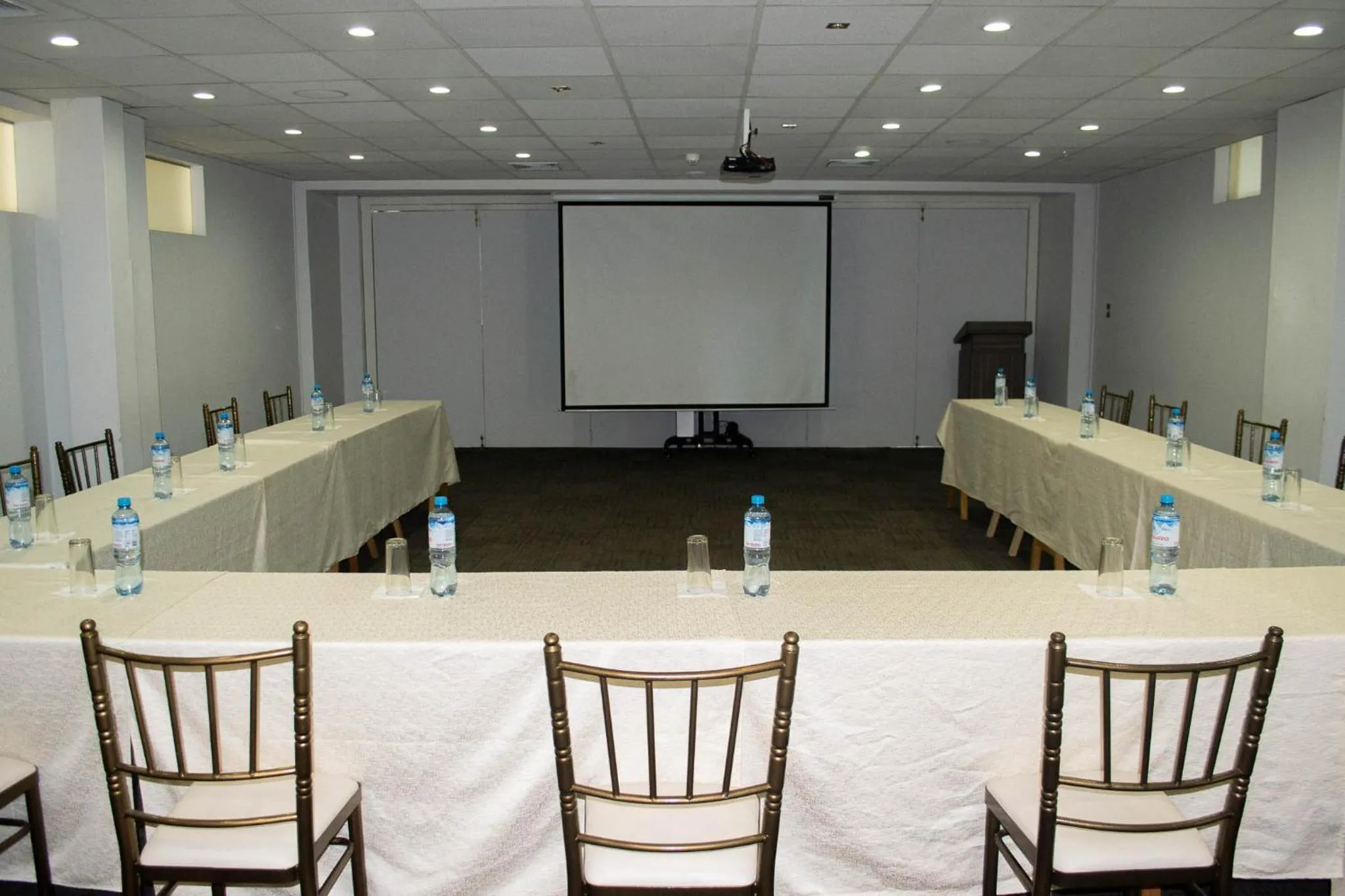 Meeting/conference room in Hotel Maresta Lodge - Hotel Asociado Casa Andina