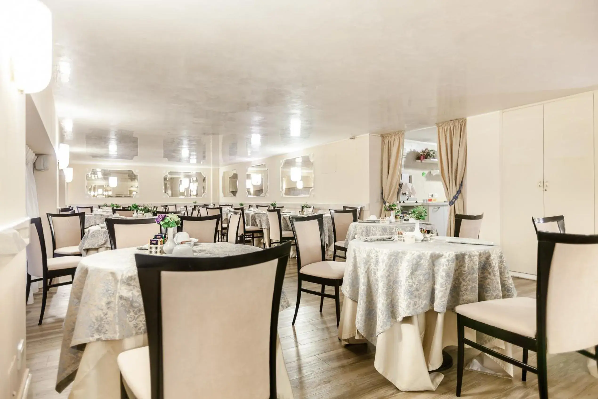 Restaurant/places to eat in Hotel San Luca Restaurant/places to eat in Hotel San Luca