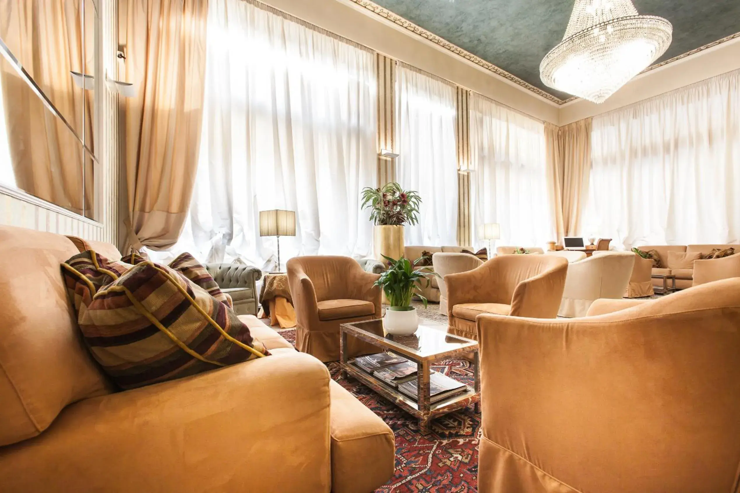 Lobby or reception in Hotel San Luca Lobby or reception in Hotel San Luca