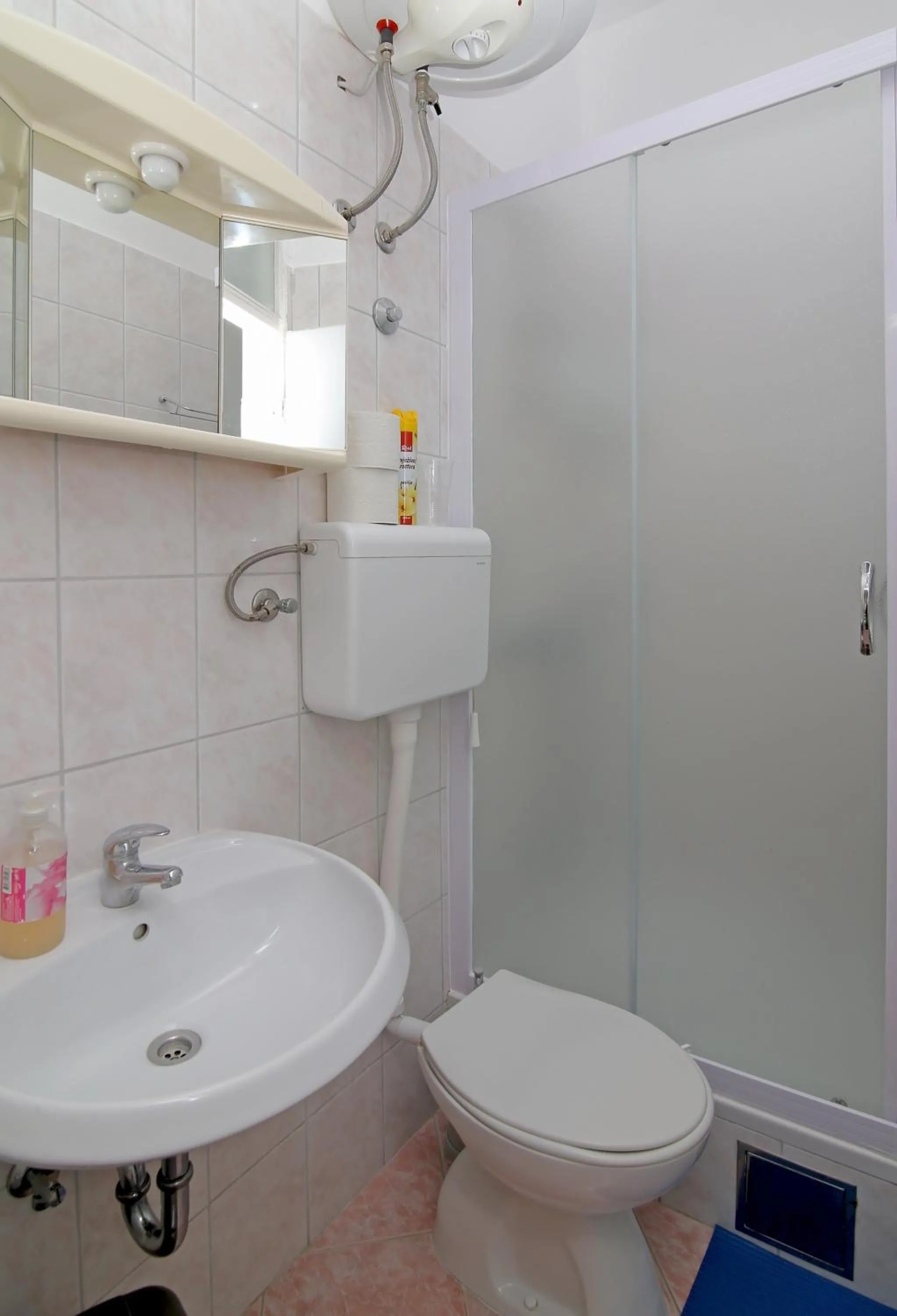 Bathroom in Rooms&Studios Rina