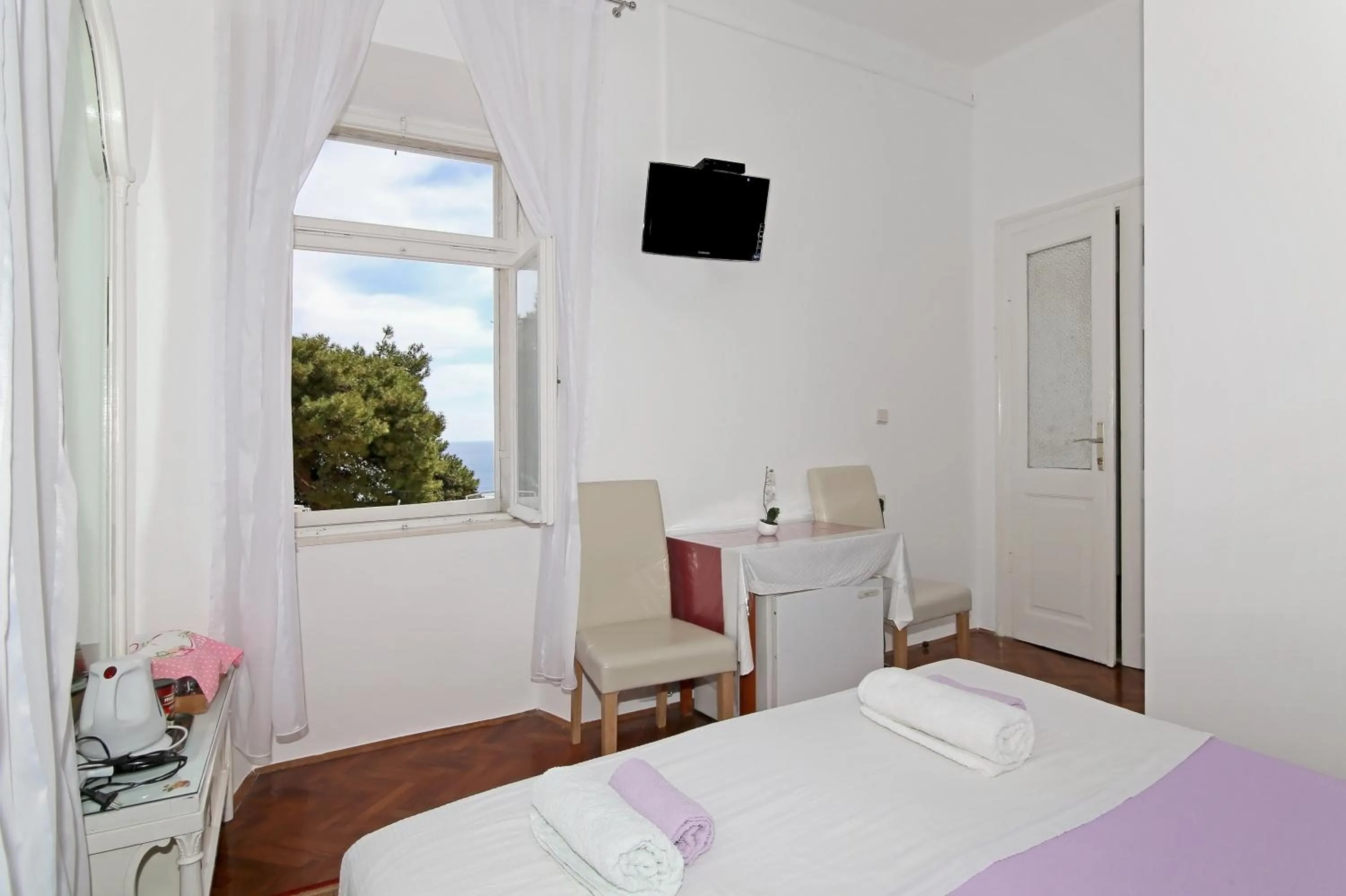 Bedroom, Bed in Rooms&Studios Rina