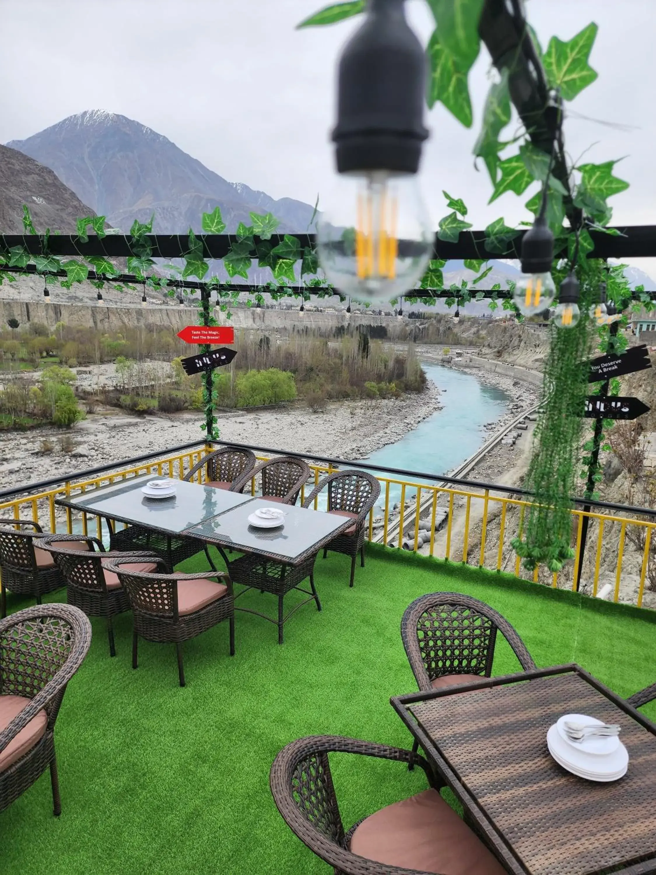 Restaurant/places to eat in Indus Lodges Gilgit Restaurant/places to eat in Indus Lodges Gilgit