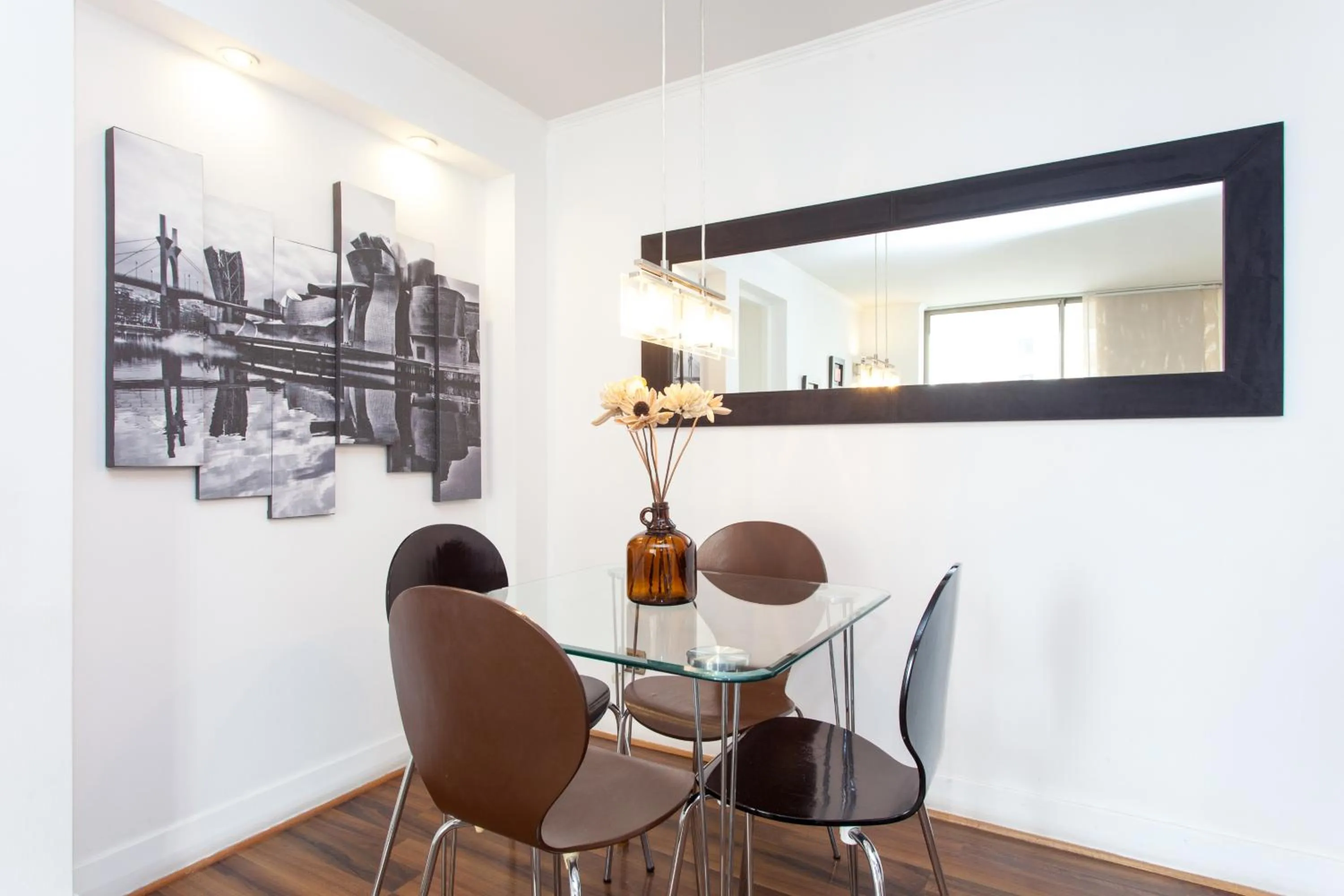 Dining area in myLUXAPART Las Condes