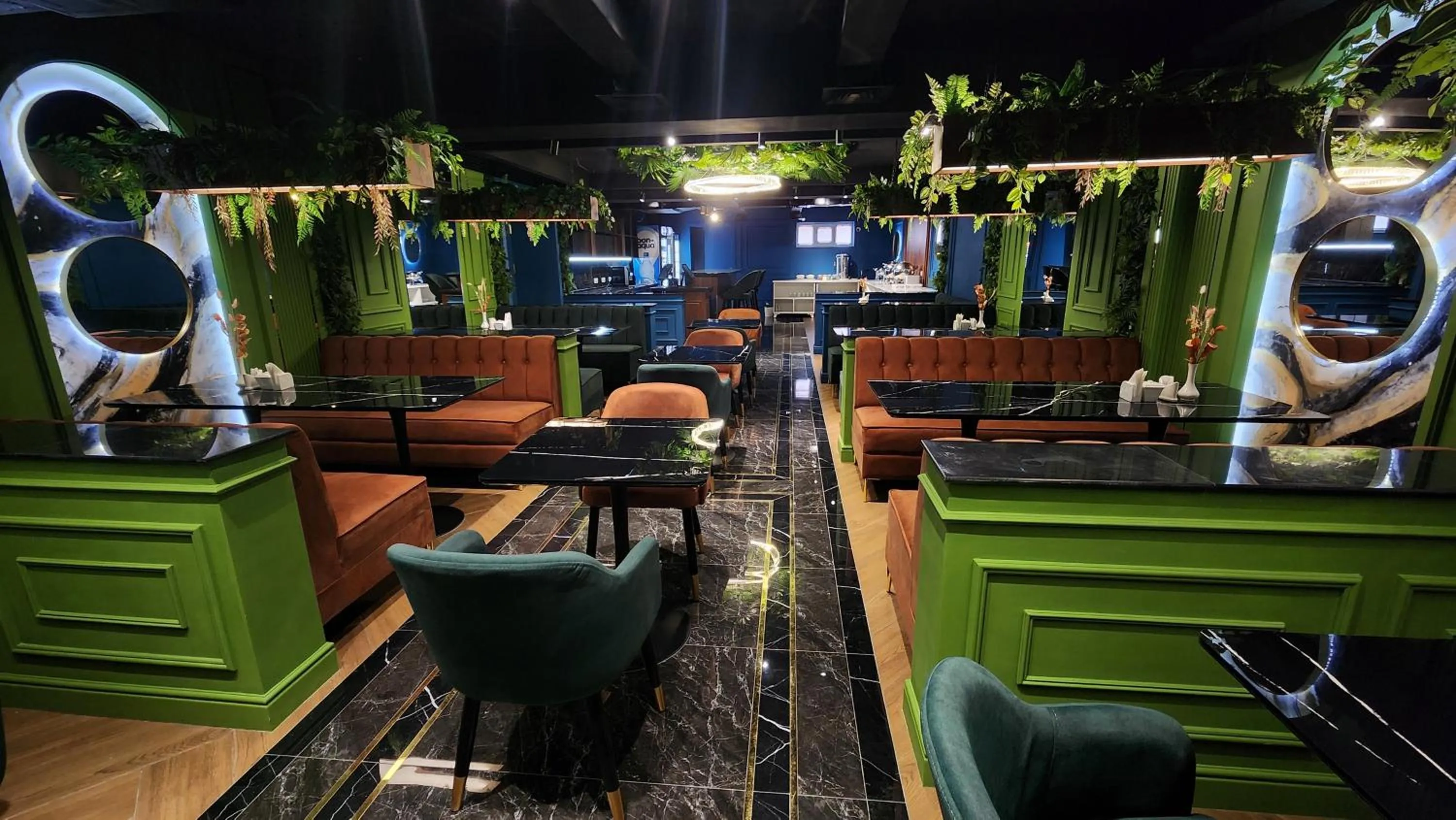 Restaurant/places to eat in PANA HOTEL