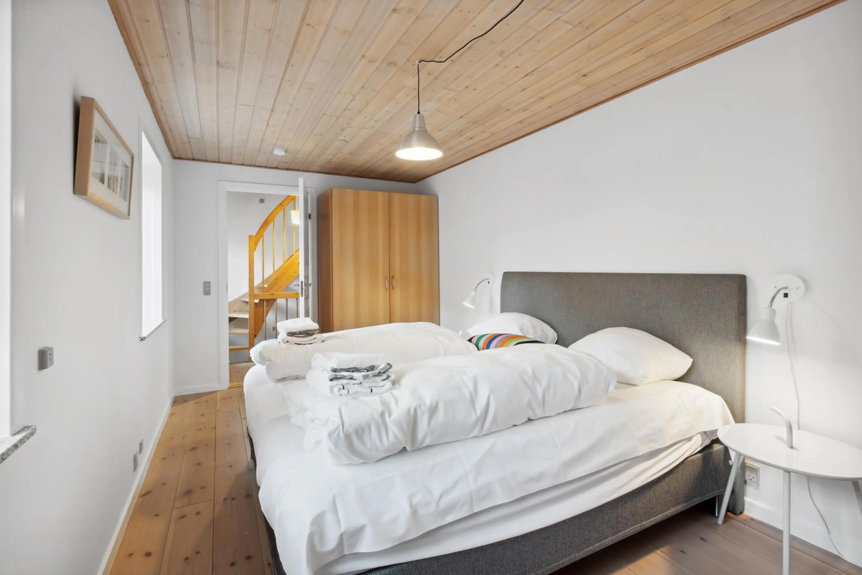 Bed in City Harbour House