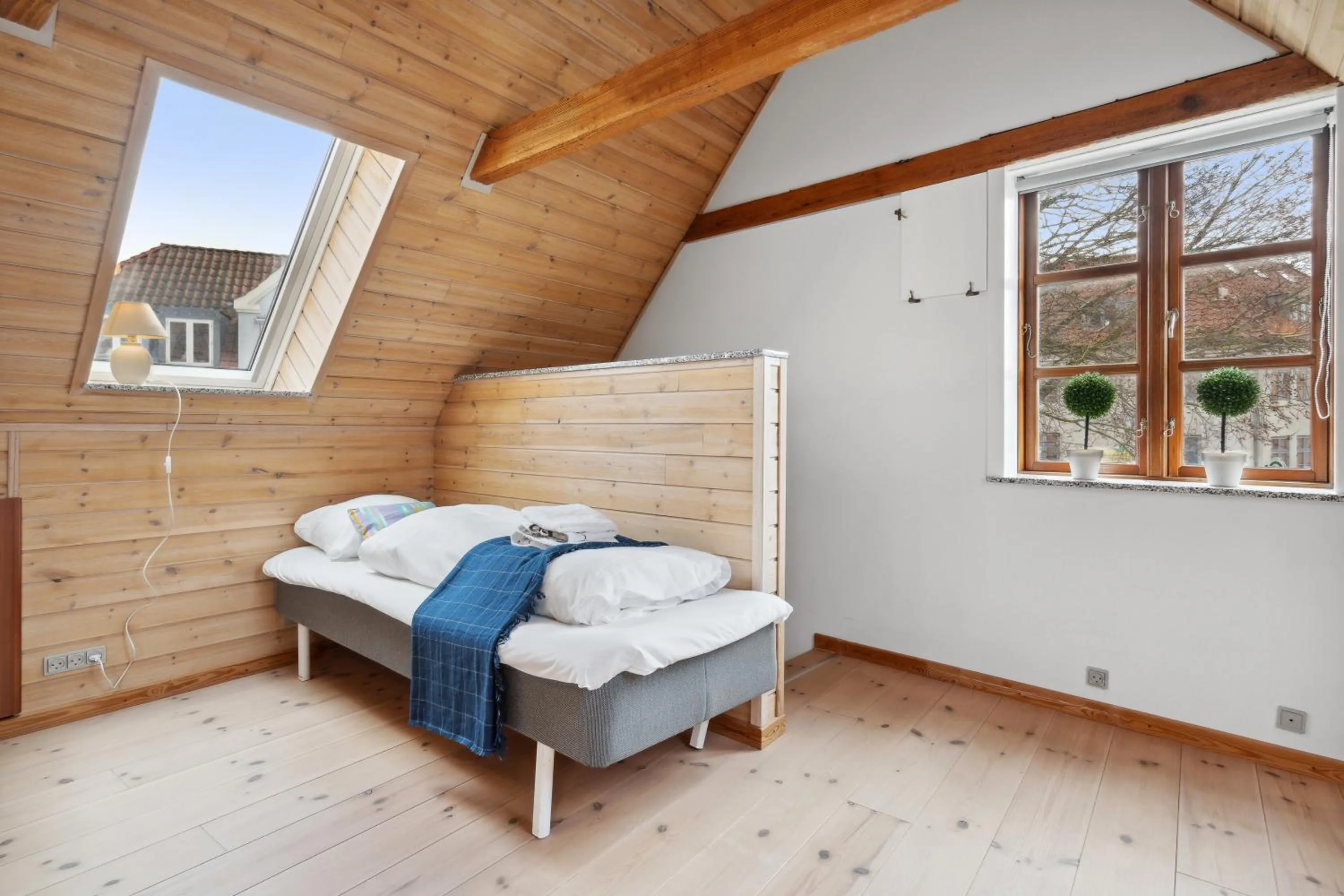 Bed in City Harbour House