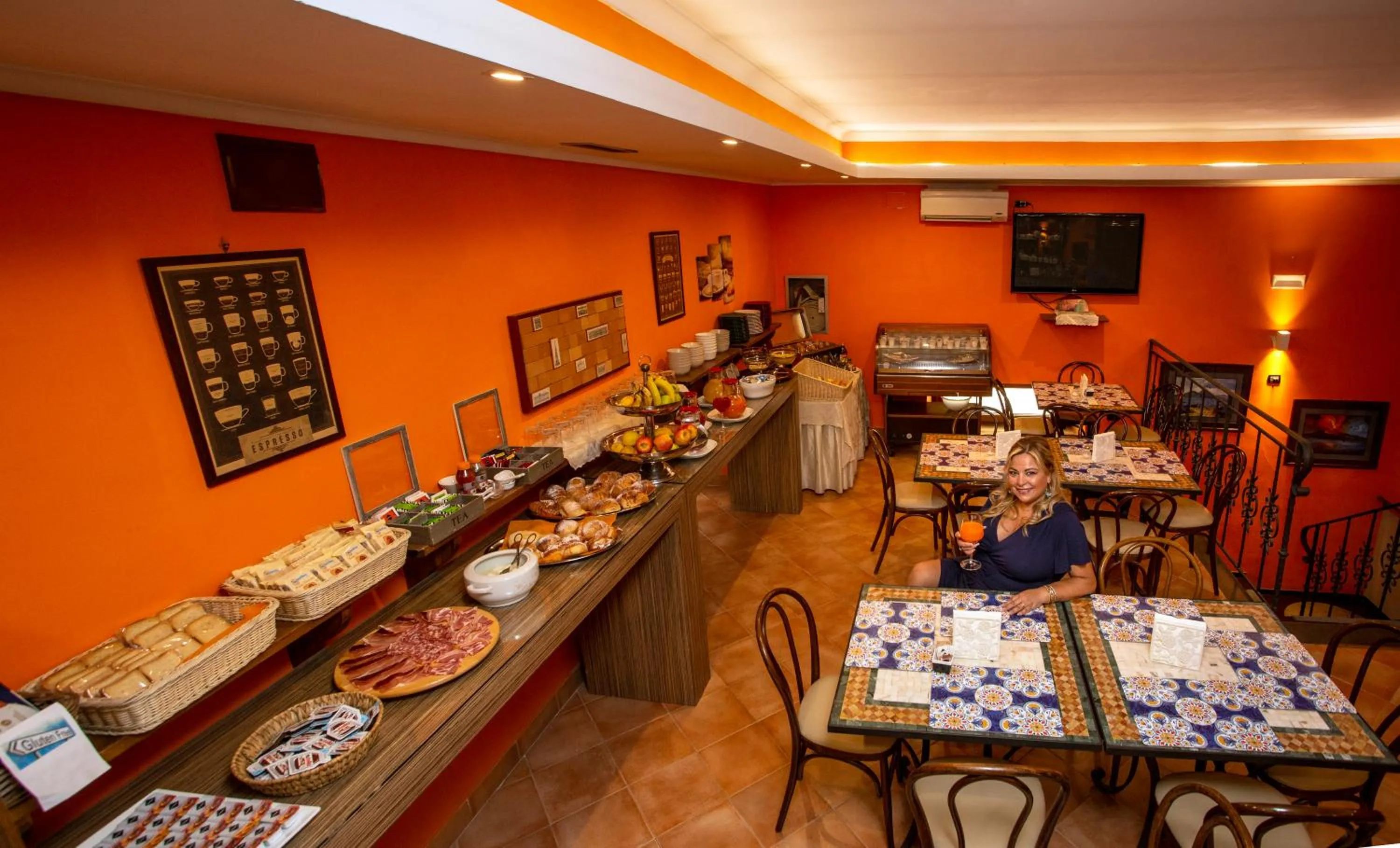 Food and drinks in Hotel Neapolis