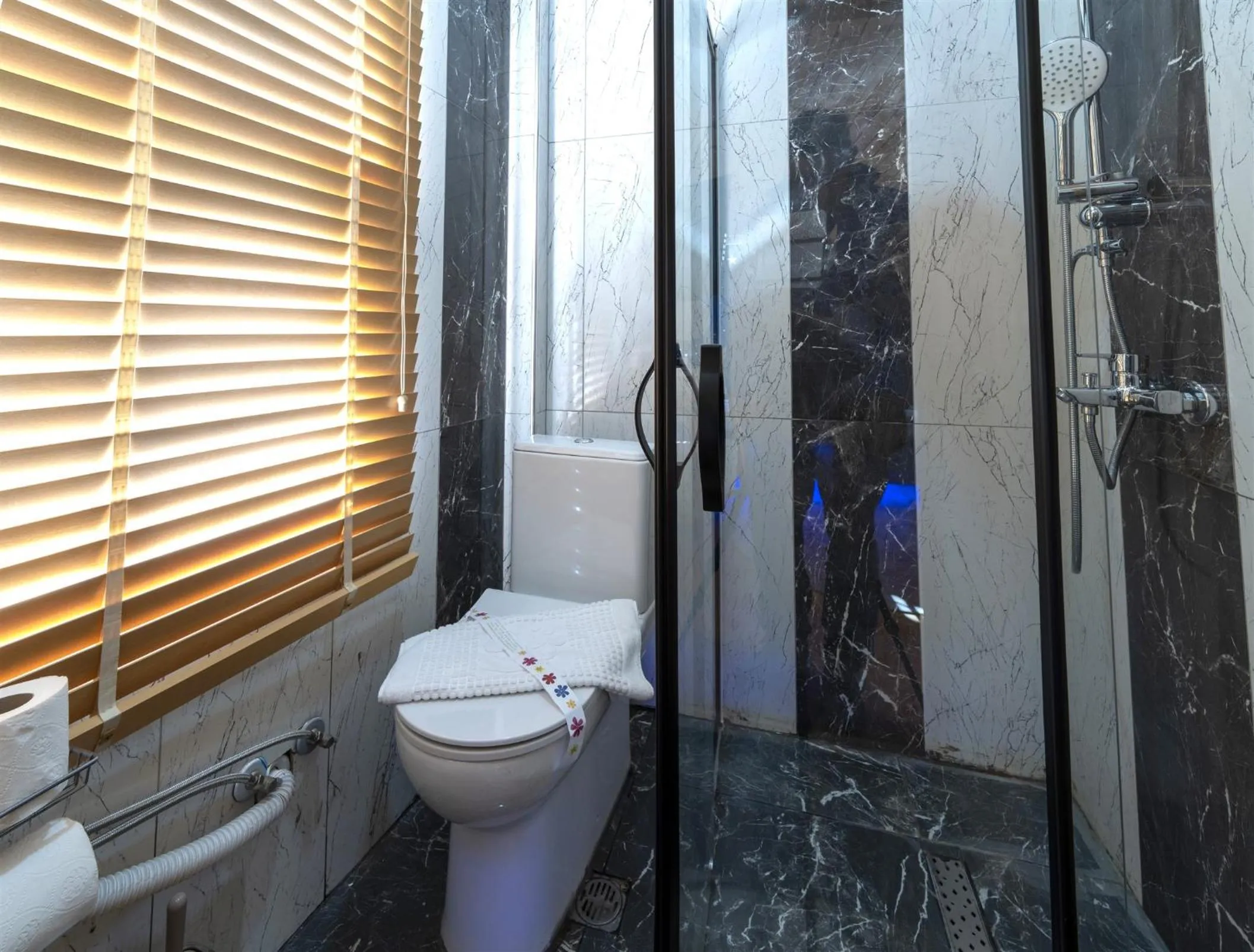 Shower in The Little Prince Boutique Otel