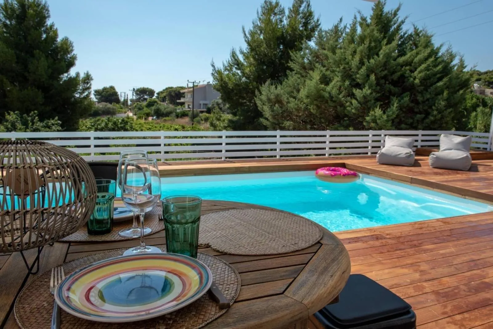 Swimming pool in Evaeri villa