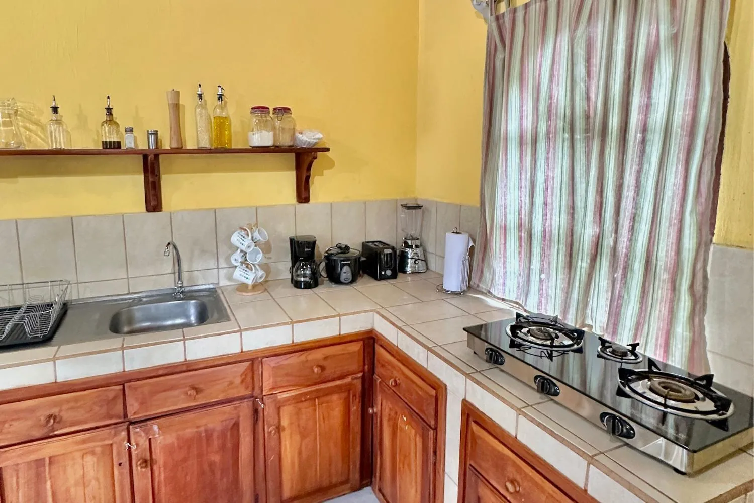 Coffee/tea facilities in Hospedaje Colibri