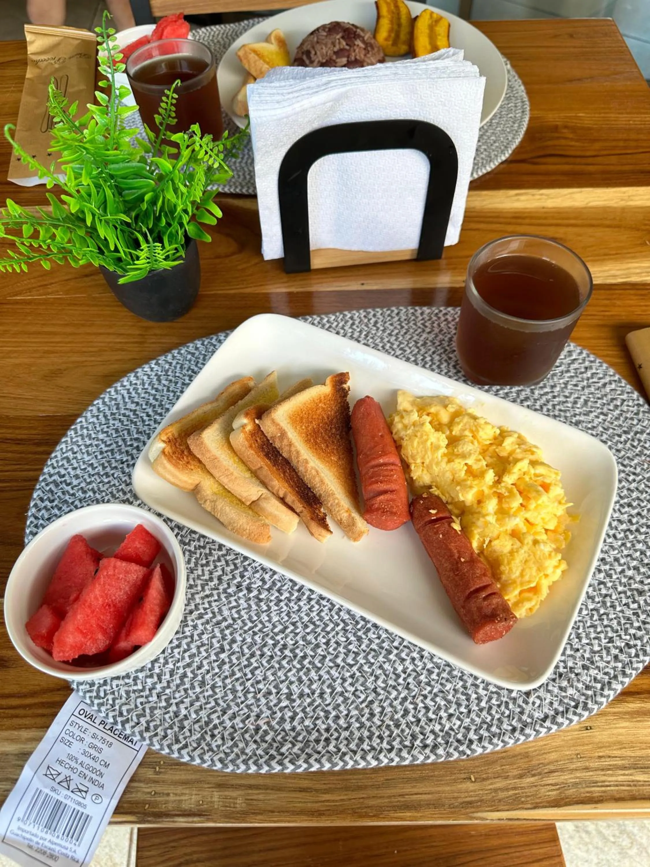 Continental breakfast in Hospedaje Colibri