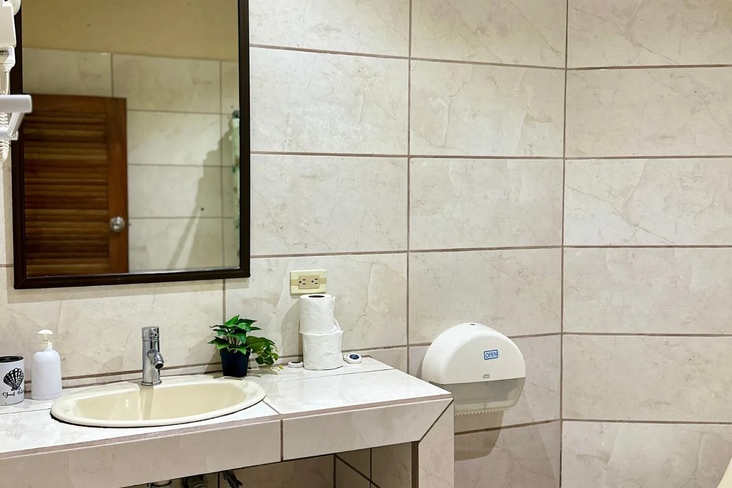 Bathroom in Hospedaje Colibri