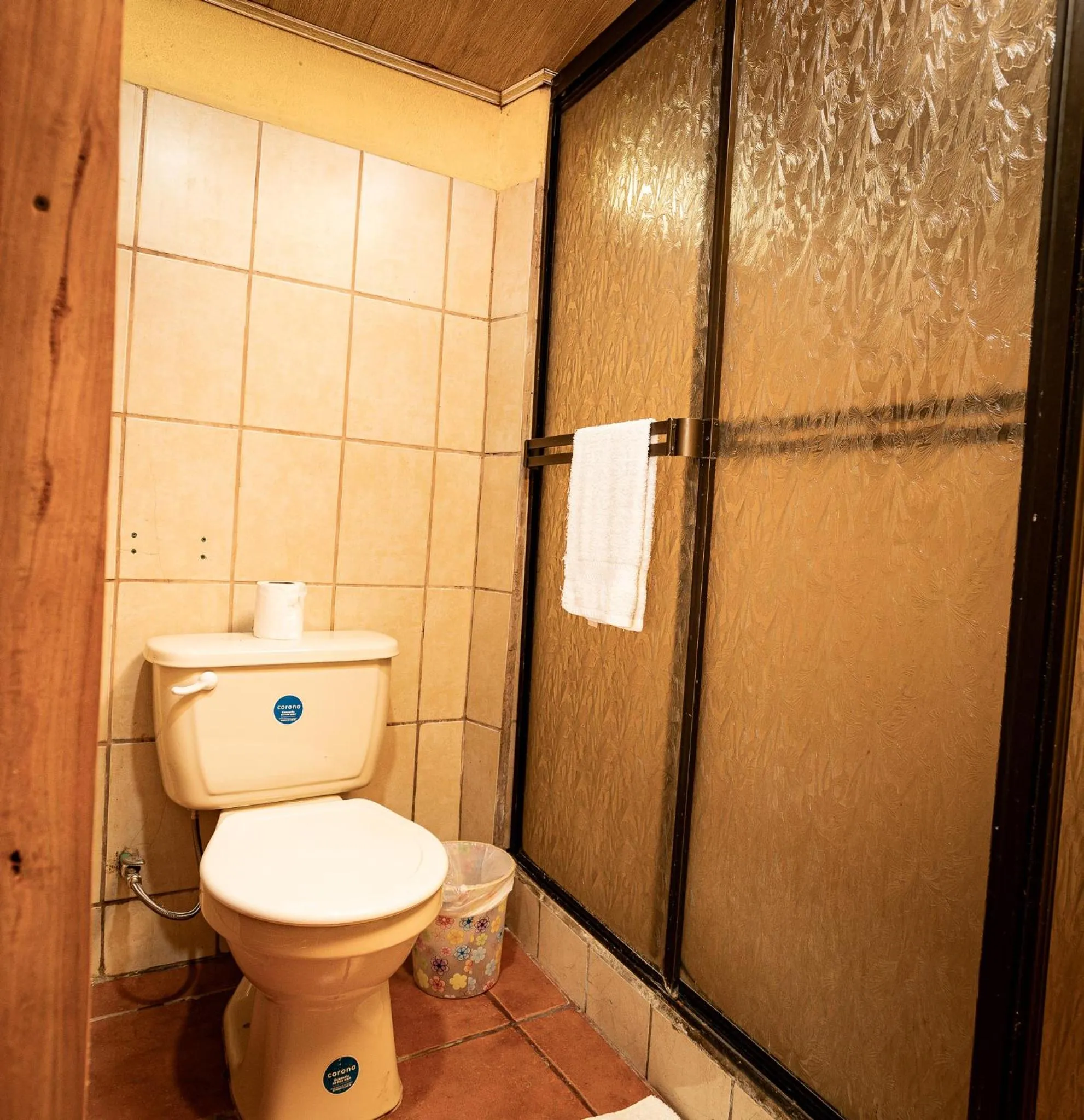 Shower in Hospedaje Colibri