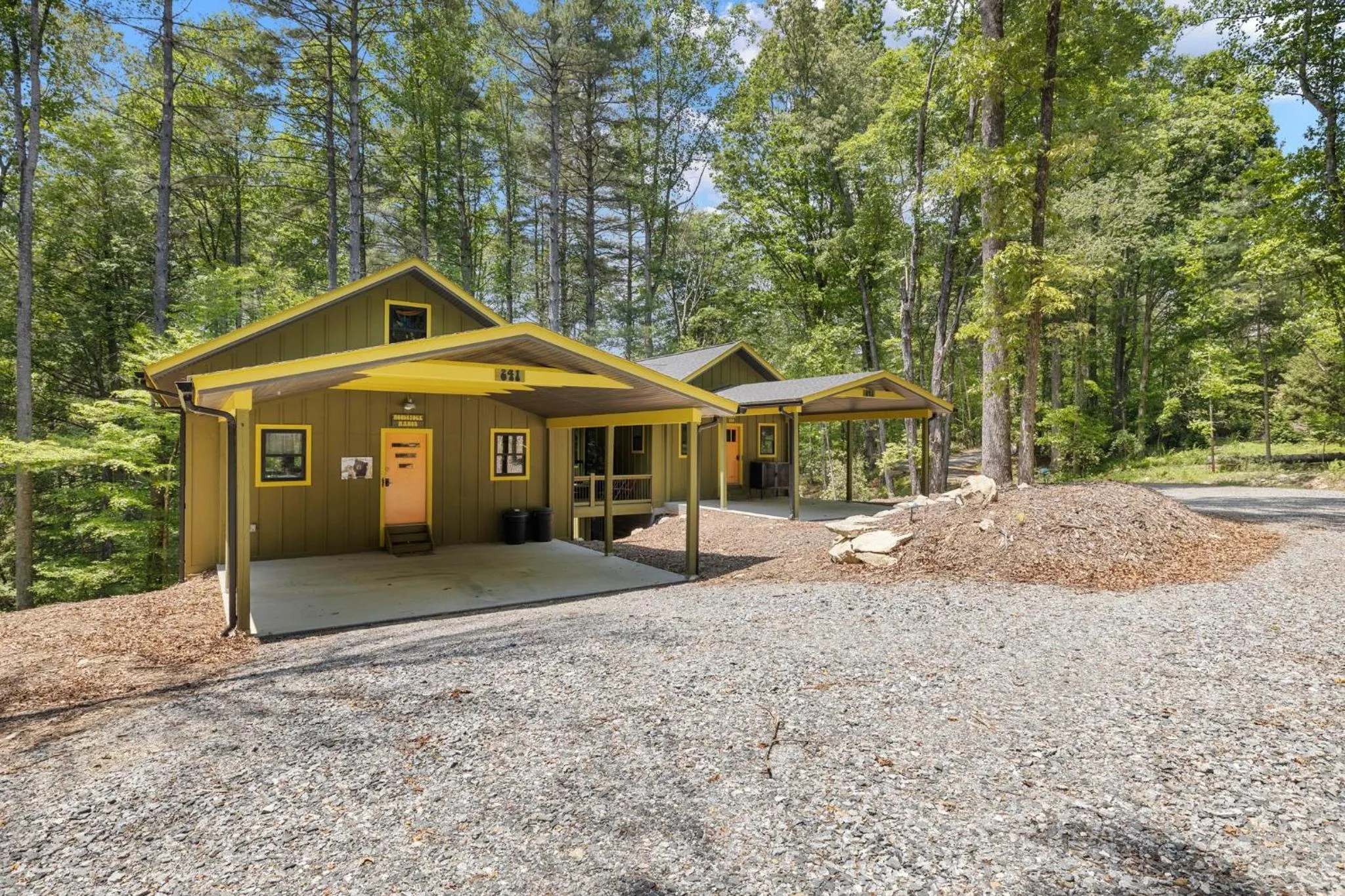 Parking in Woodstock Manor