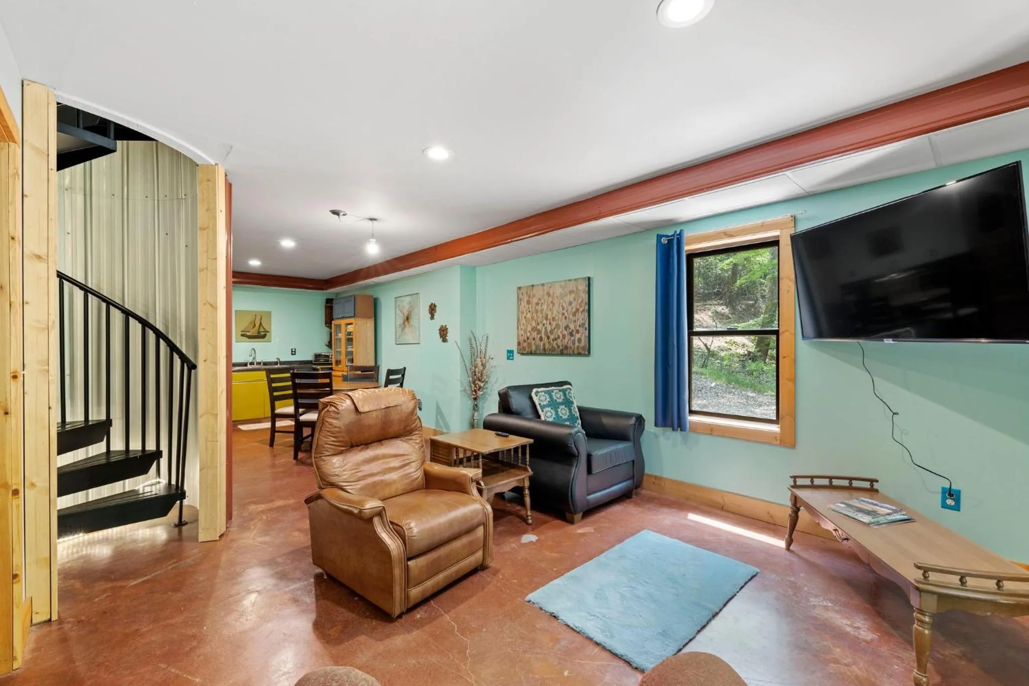 Seating area in Woodstock Manor