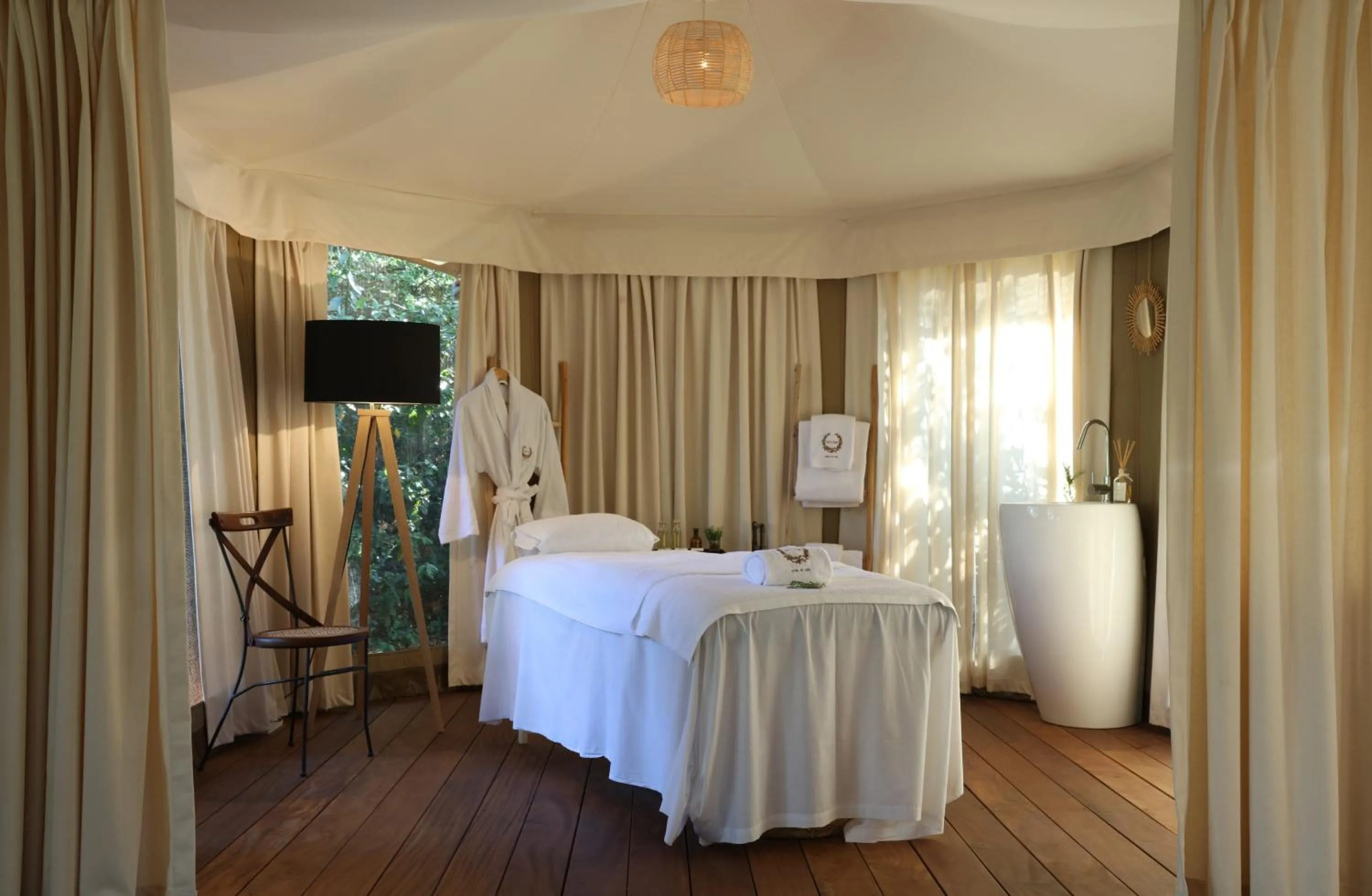 Massage, Bed in MUSE Saint Tropez - Small Luxury Hotels of the World