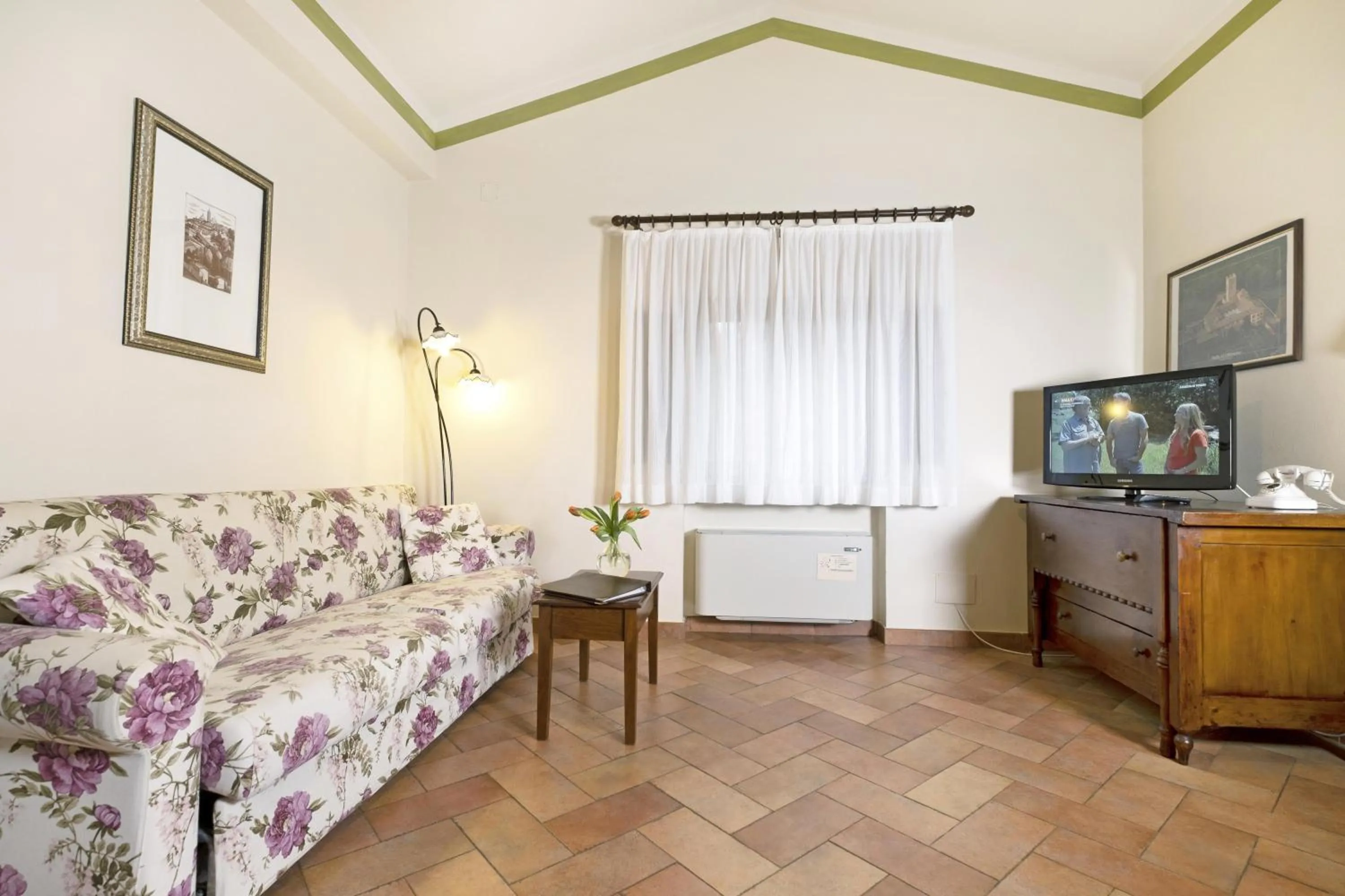 Living room, Bed in Borgo Grondaie