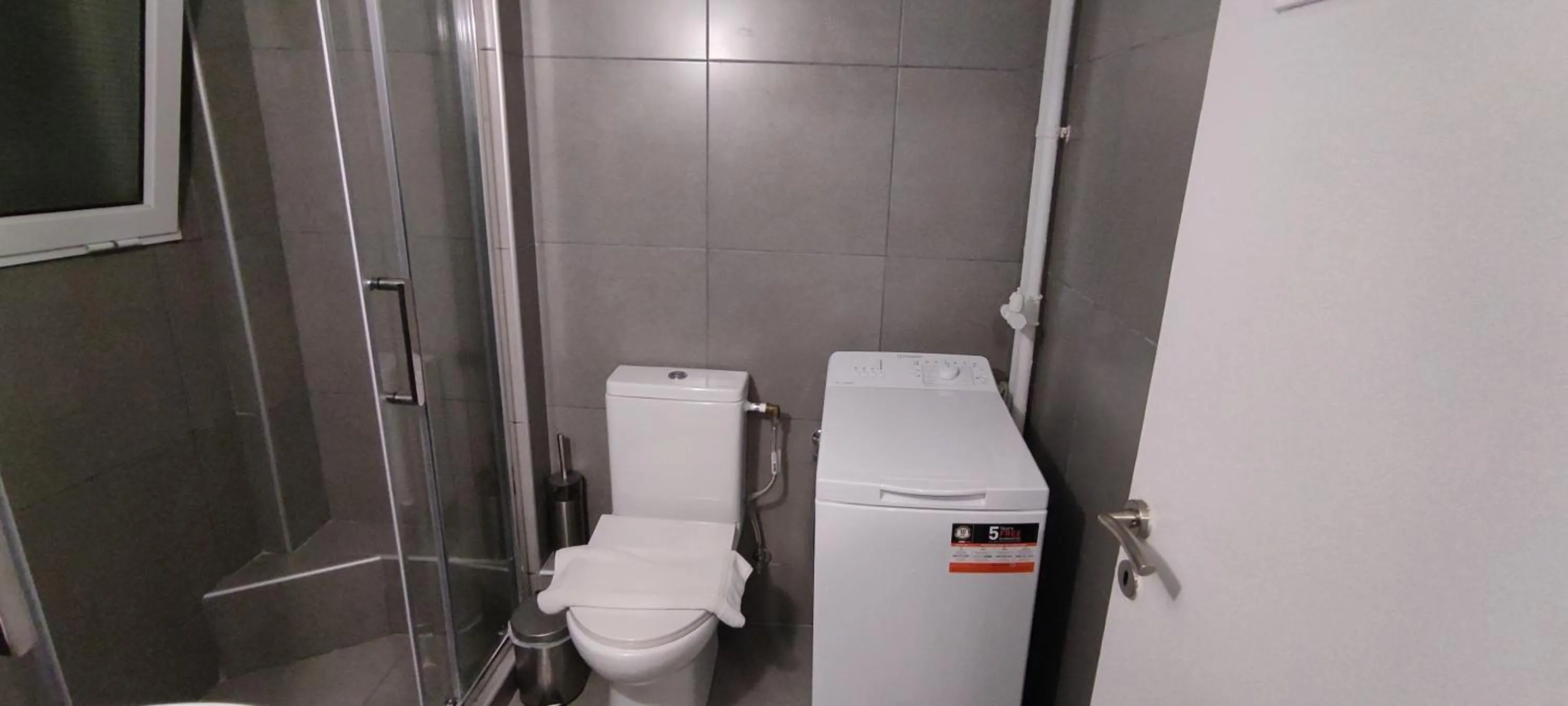 Bathroom in Location...Acropolis!