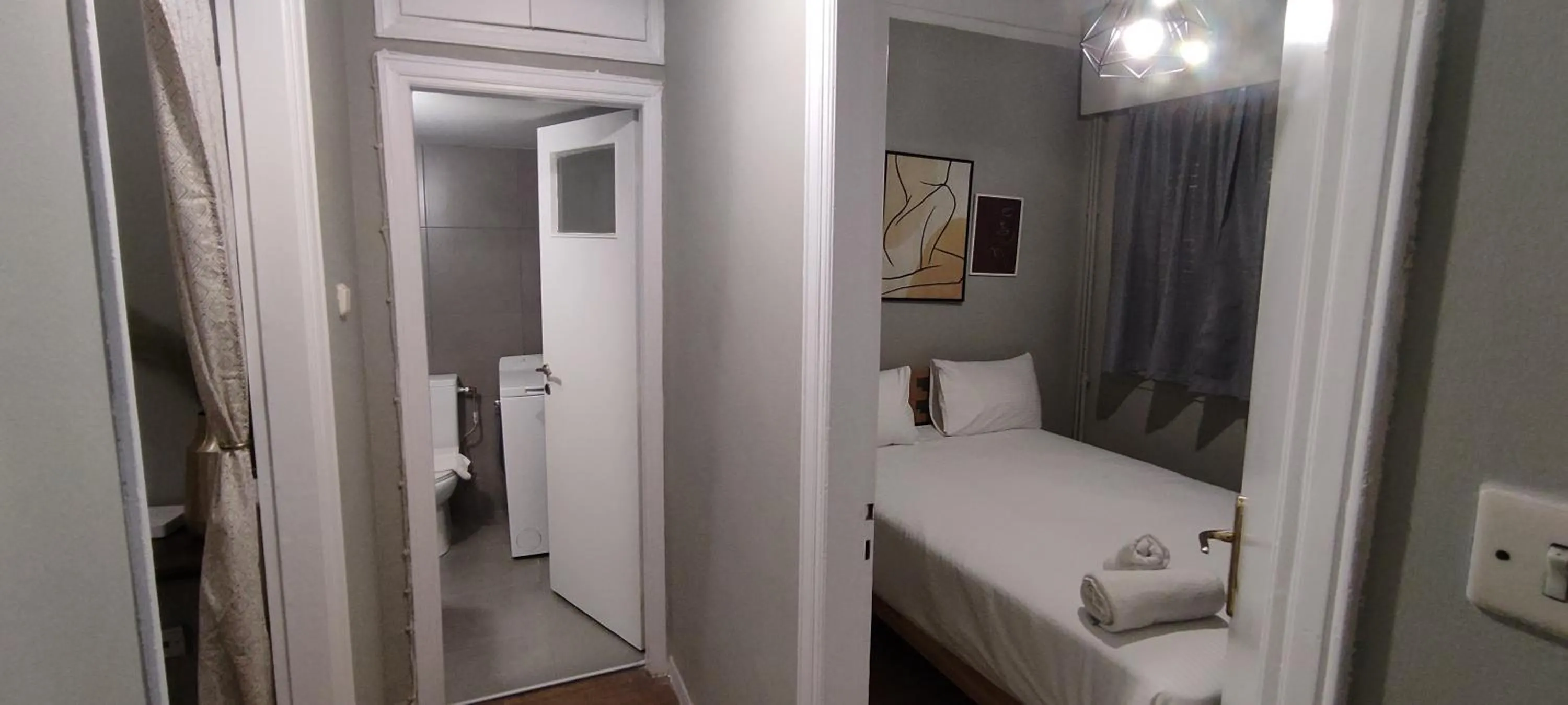 Bed in Location...Acropolis!