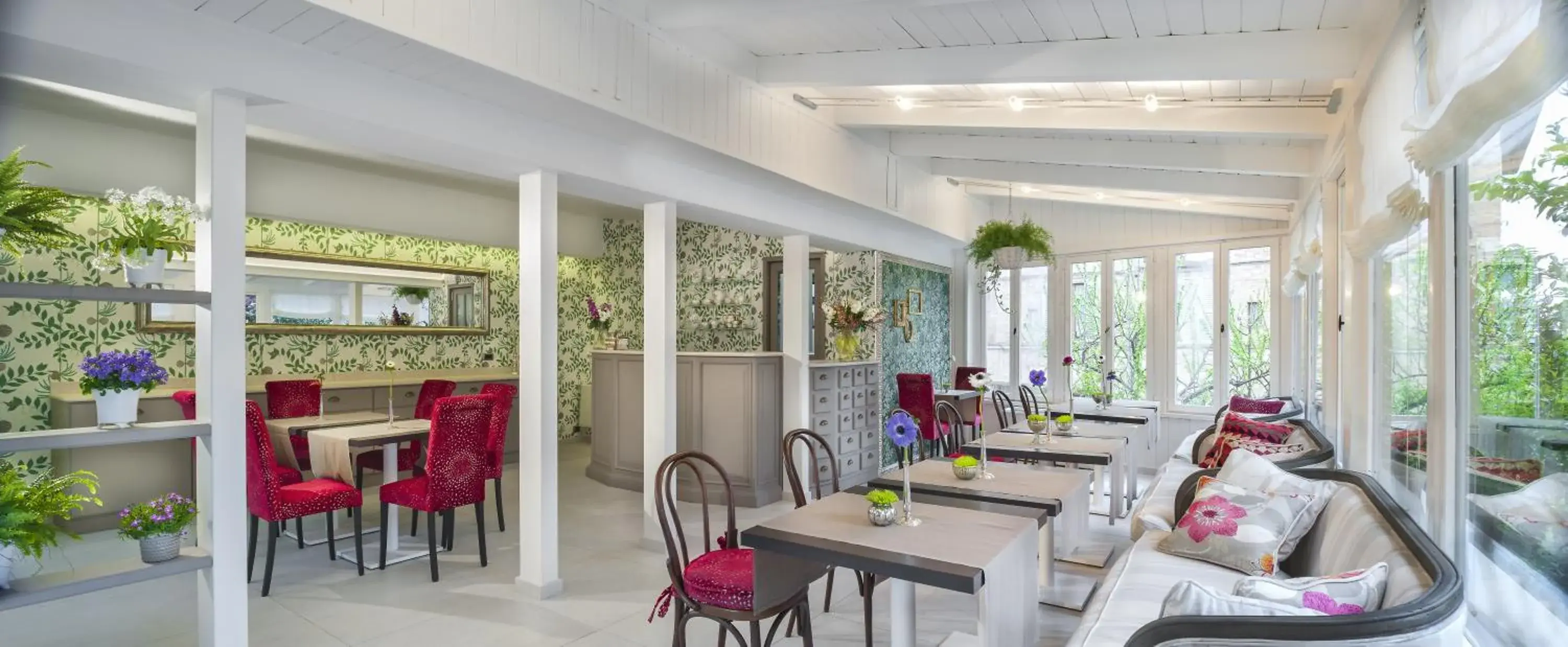 Lounge or bar in La Villa Lounge or bar in La Villa