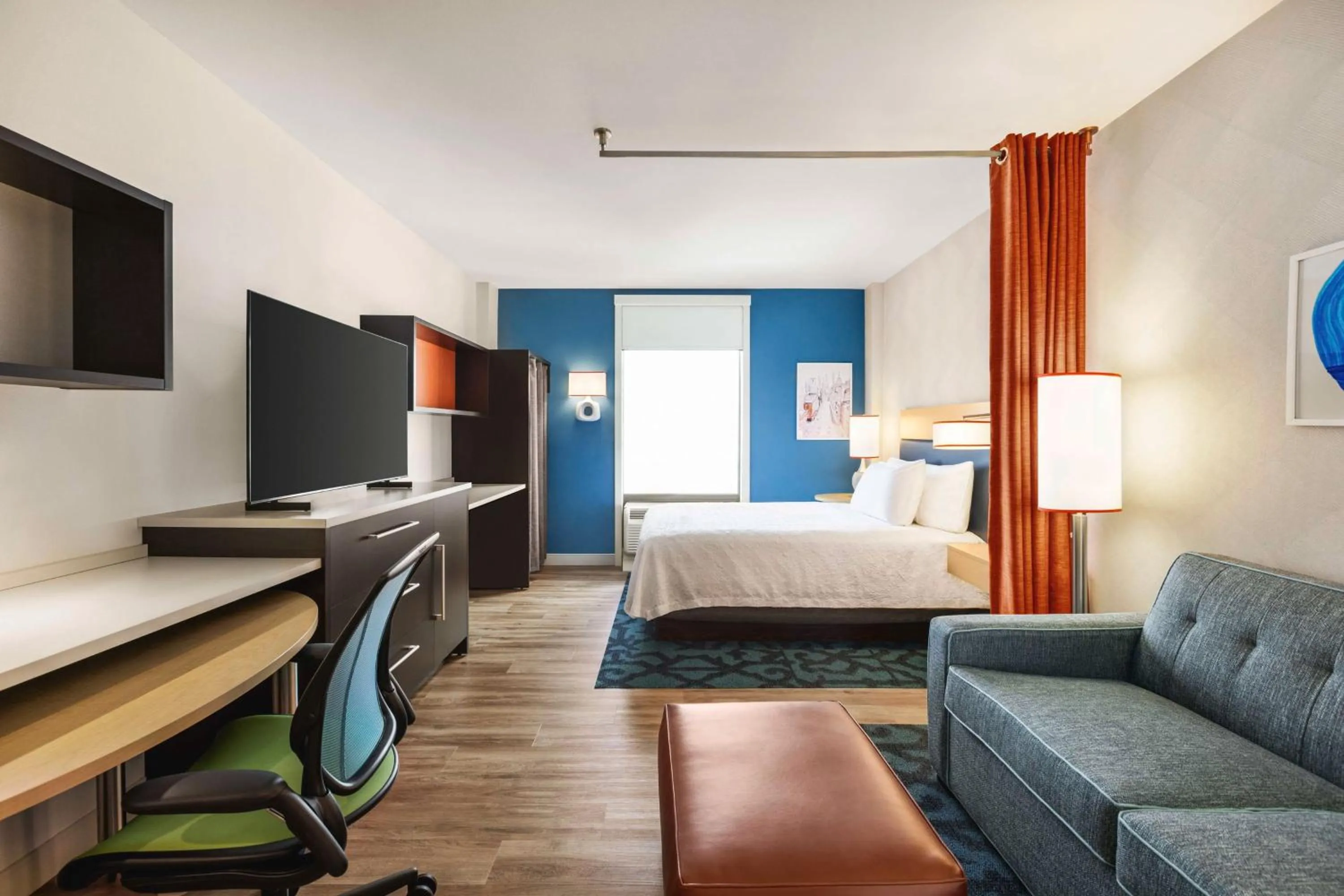 Bedroom, Bed in Home2 Suites Long Island City/Manhattan View