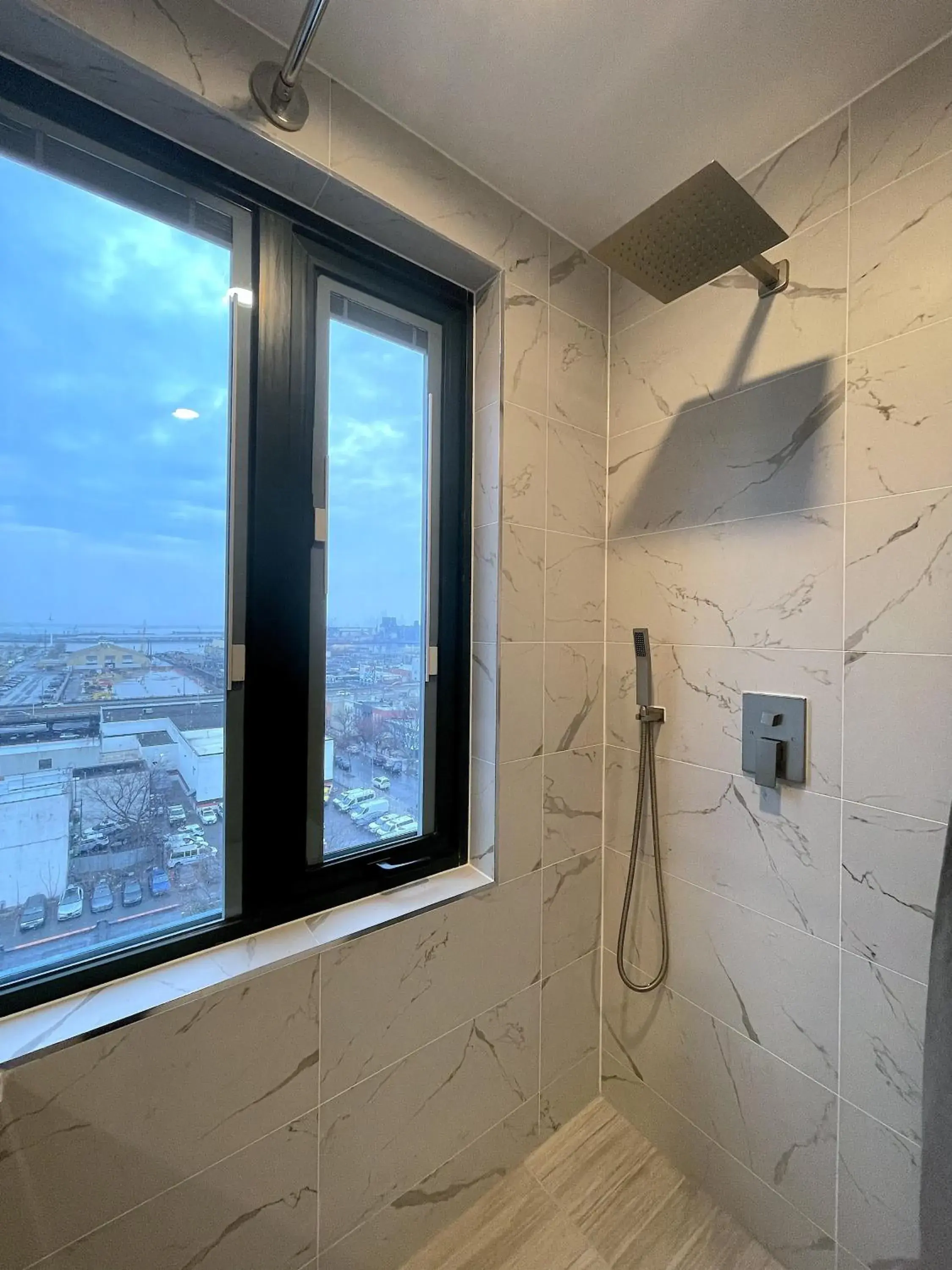 Shower in Liberty View Brooklyn Hotel Shower in Liberty View Brooklyn Hotel