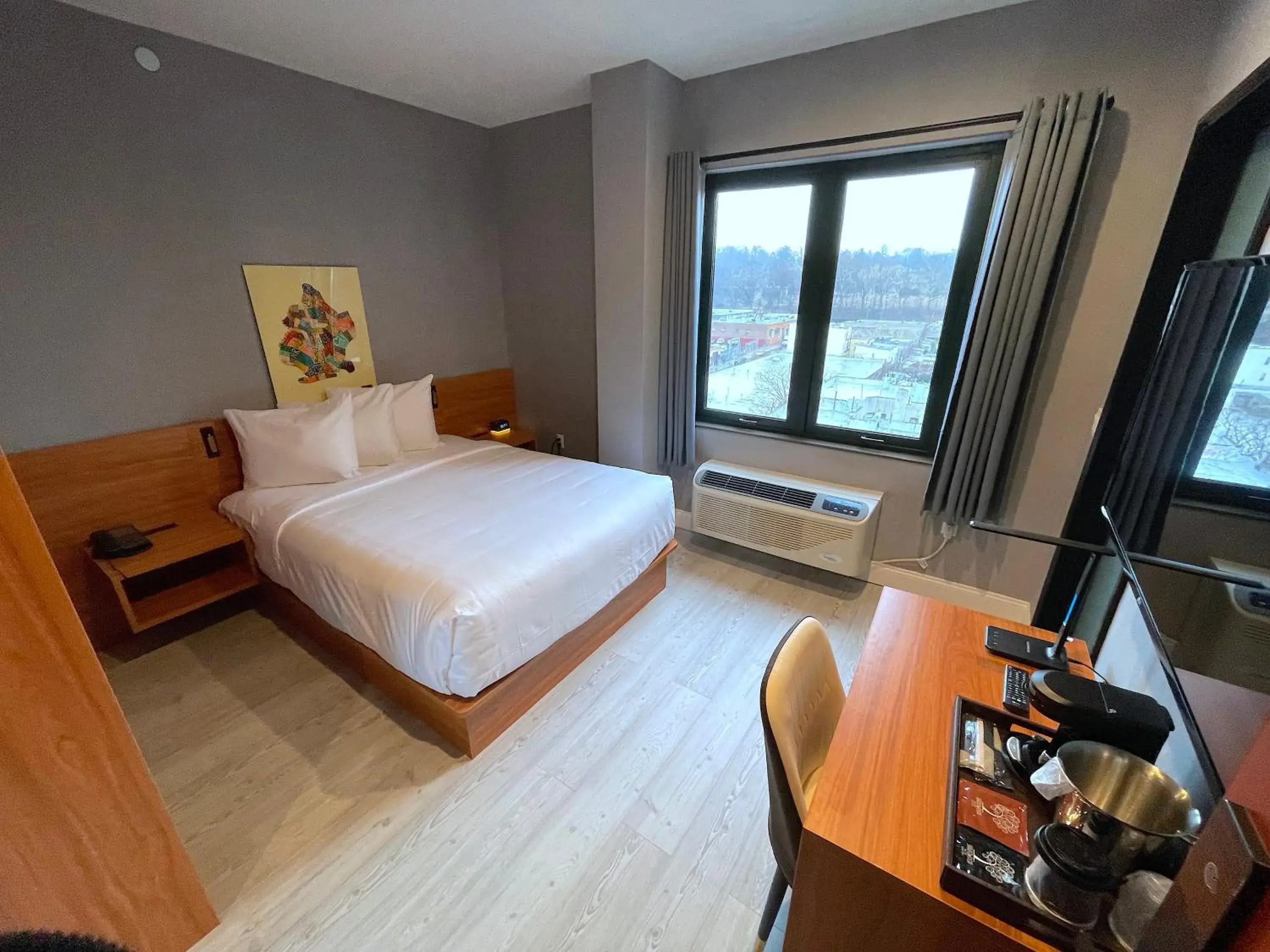 Photo of the whole room, Bed in Liberty View Brooklyn Hotel Photo of the whole room, Bed in Liberty View Brooklyn Hotel