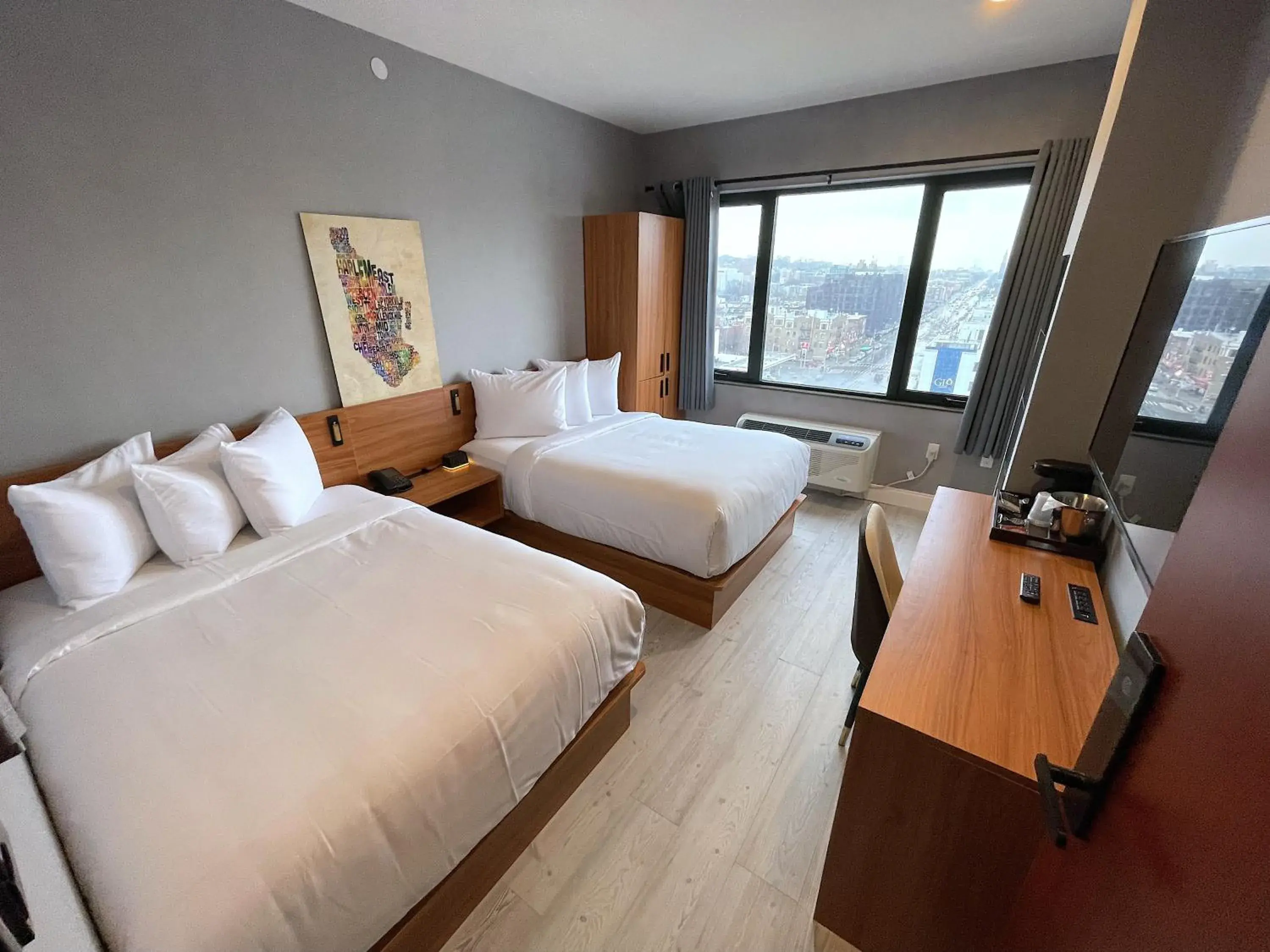 Photo of the whole room, Bed in Liberty View Brooklyn Hotel Photo of the whole room, Bed in Liberty View Brooklyn Hotel