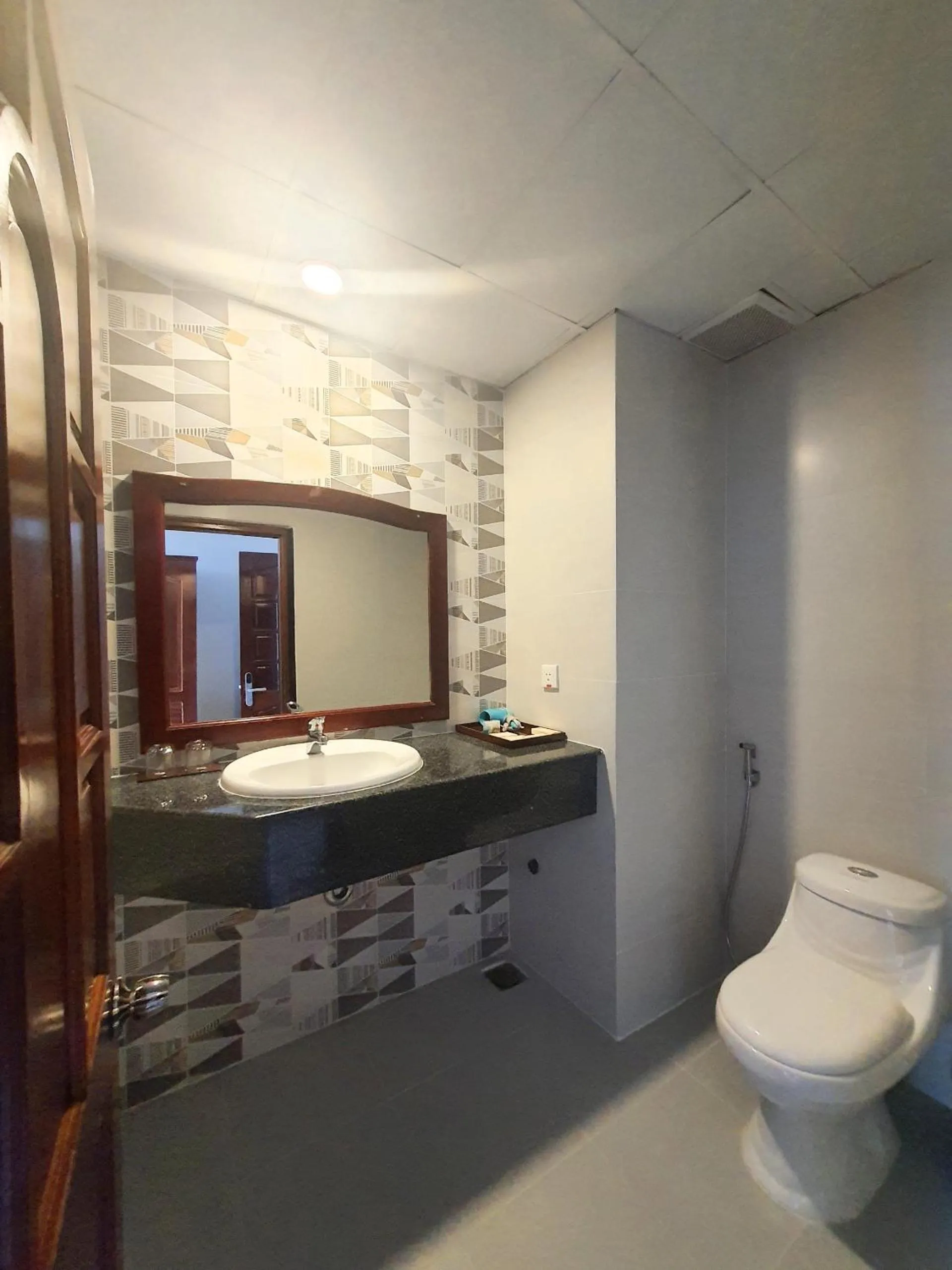 Bathroom in Vietsovpetro Hotel Dalat