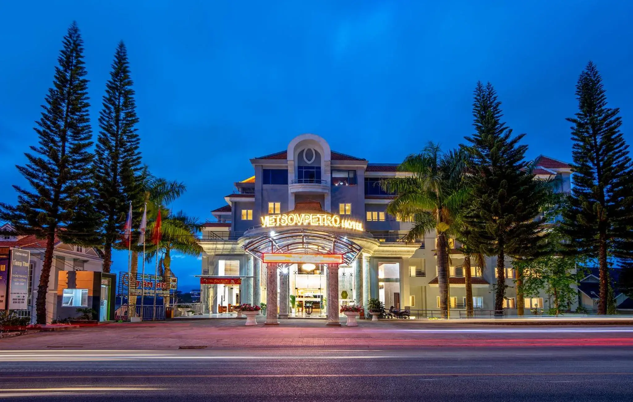 Property building in Vietsovpetro Hotel Dalat Property building in Vietsovpetro Hotel Dalat