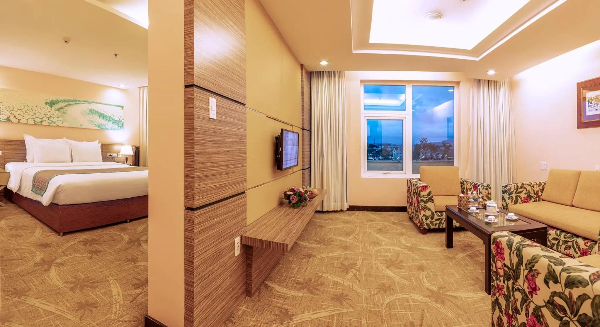 Living room, Bed in Vietsovpetro Hotel Dalat