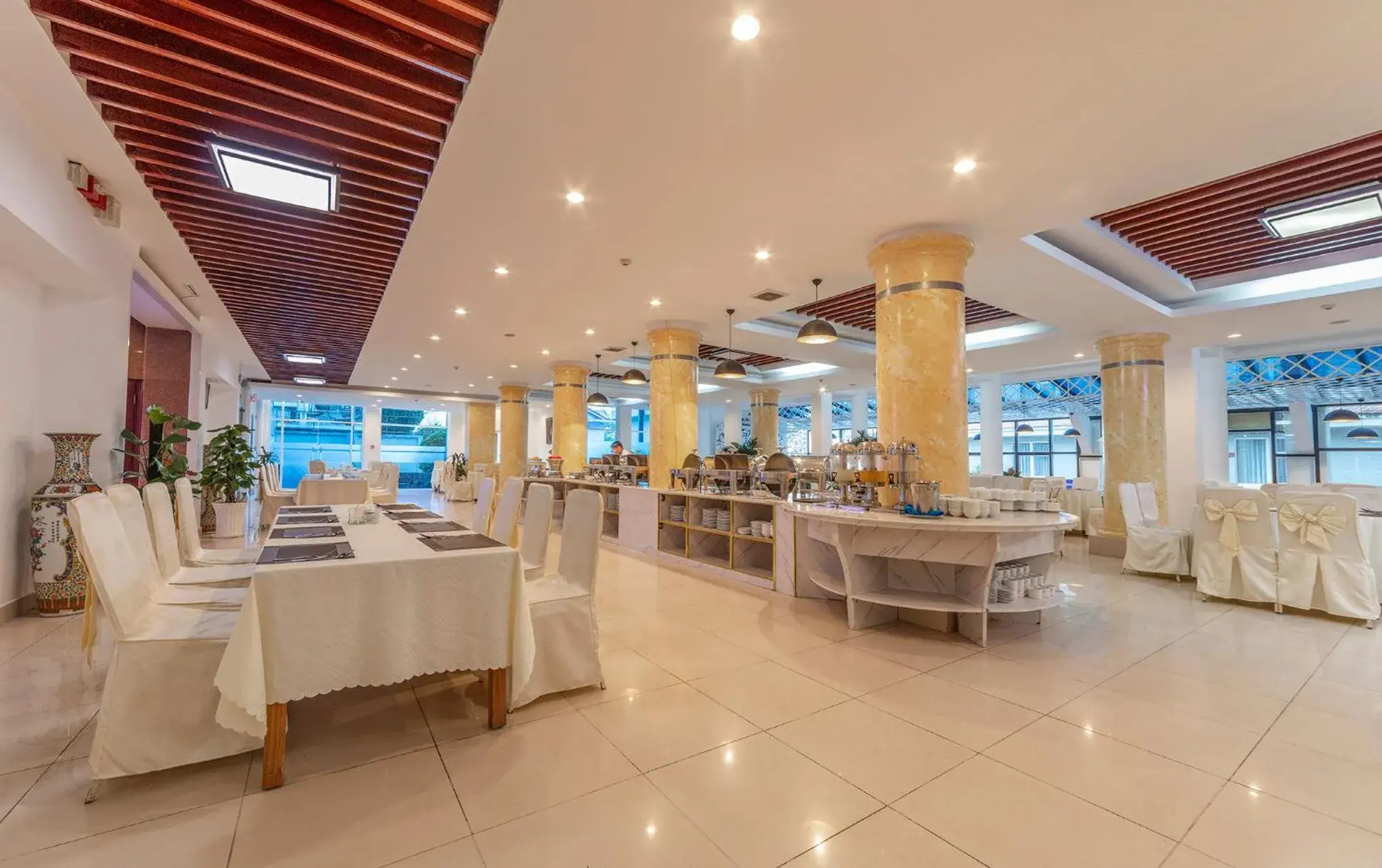 Restaurant/places to eat in Vietsovpetro Hotel Dalat Restaurant/places to eat in Vietsovpetro Hotel Dalat