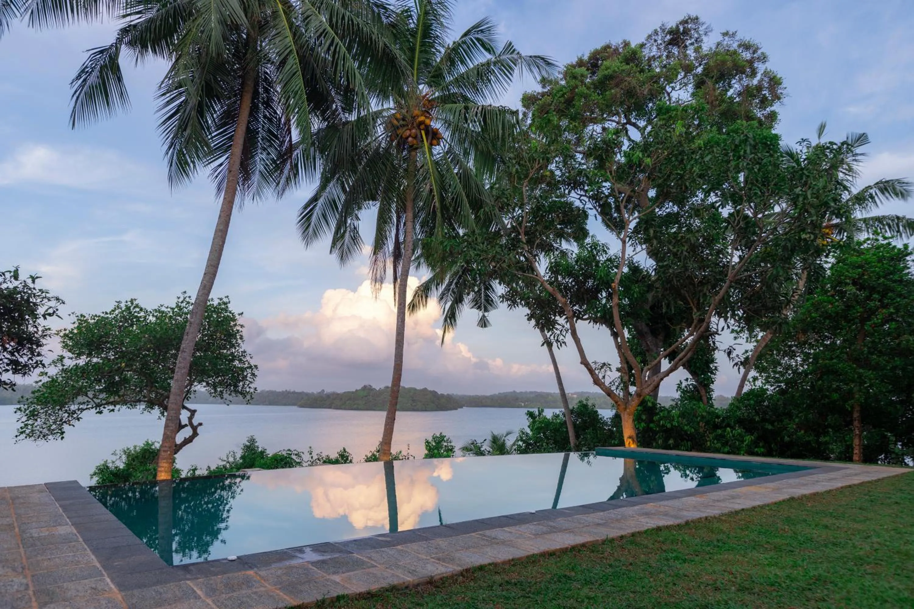 Day in Serendipity Lake - Hikkaduwa