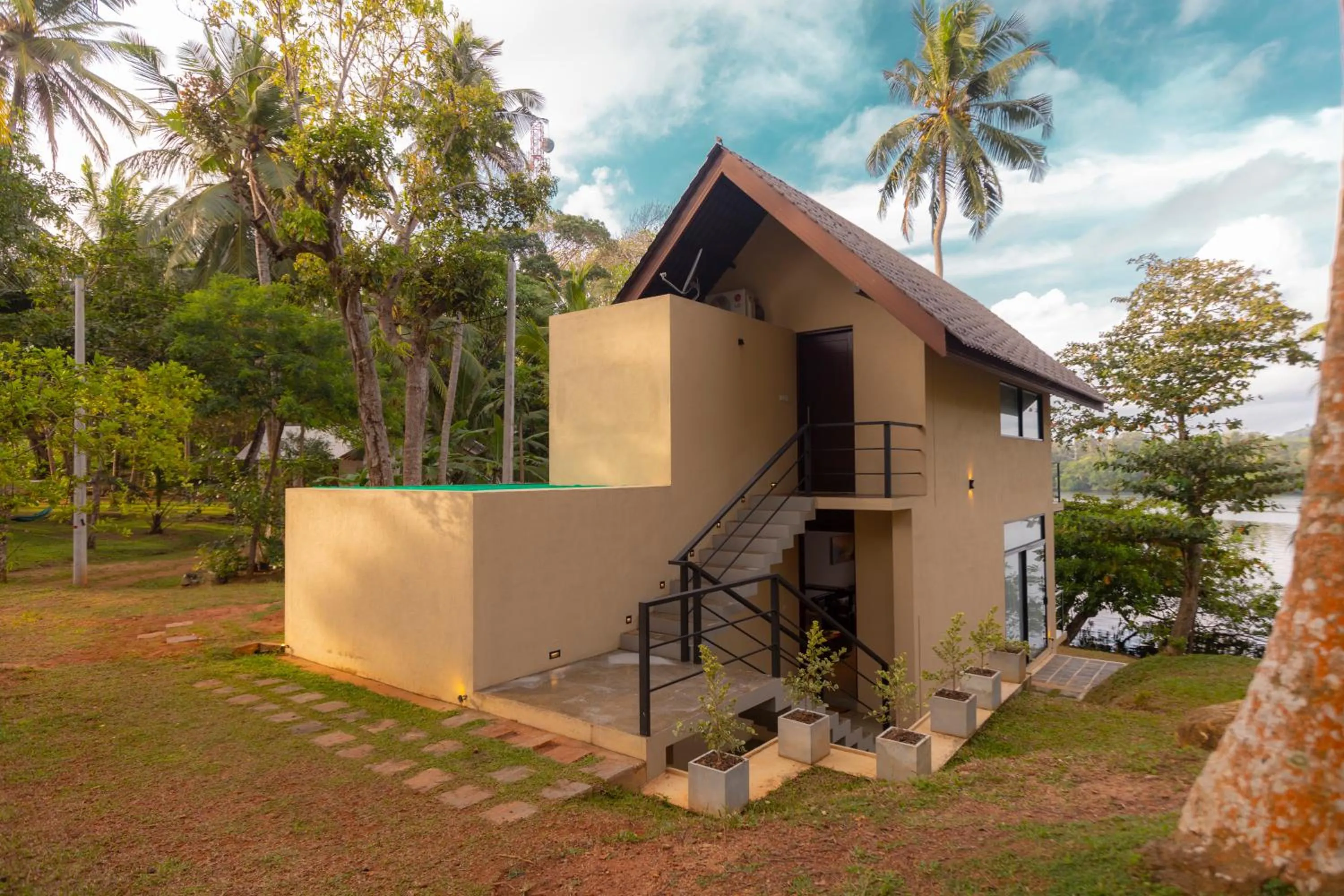 Property building in Serendipity Lake - Hikkaduwa